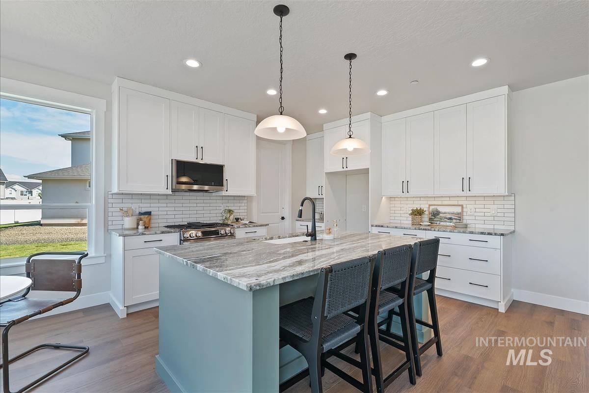 562 Hidden Mill Ct, Middleton, Idaho 83644, 4 Bedrooms, 3 Bathrooms, Residential For Sale, Price $639,900,MLS 98956770