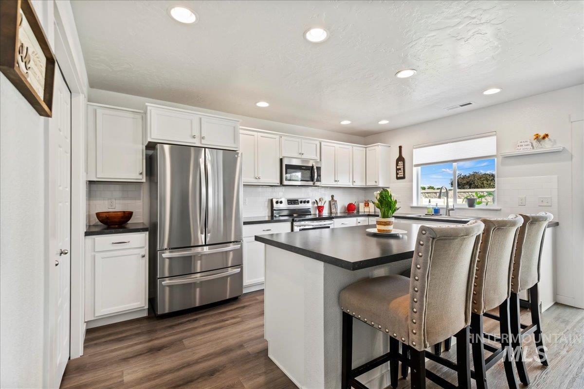 3018 W Silver River St, Meridian, Idaho 83646, 4 Bedrooms, 2.5 Bathrooms, Residential For Sale, Price $549,900,MLS 98956782