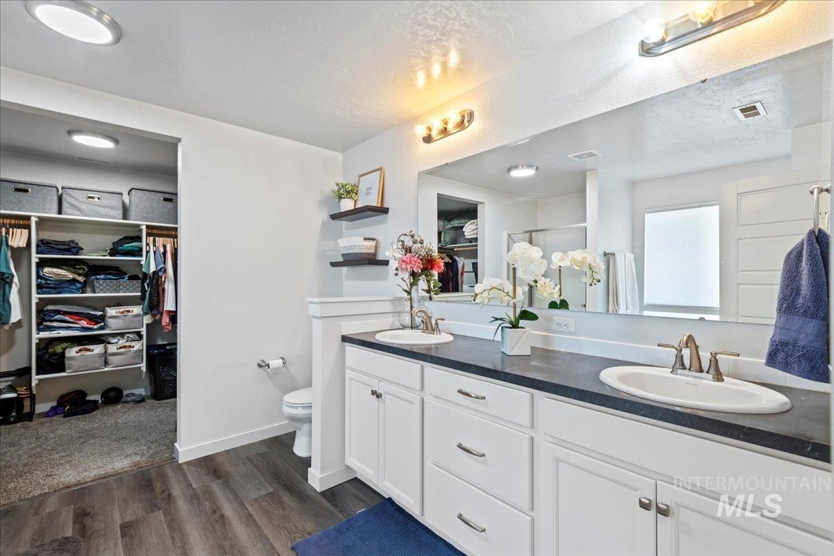 3018 W Silver River St, Meridian, Idaho 83646, 4 Bedrooms, 2.5 Bathrooms, Residential For Sale, Price $549,900,MLS 98956782