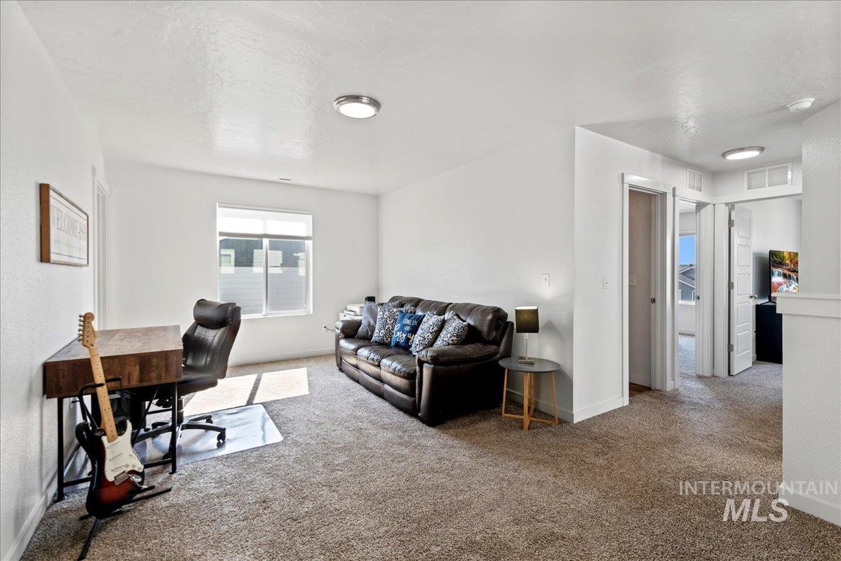 3018 W Silver River St, Meridian, Idaho 83646, 4 Bedrooms, 2.5 Bathrooms, Residential For Sale, Price $549,900,MLS 98956782