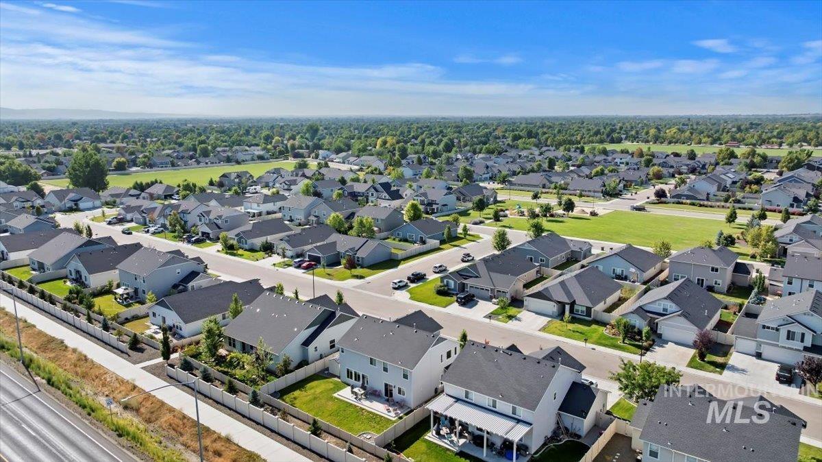 3018 W Silver River St, Meridian, Idaho 83646, 4 Bedrooms, 2.5 Bathrooms, Residential For Sale, Price $549,900,MLS 98956782