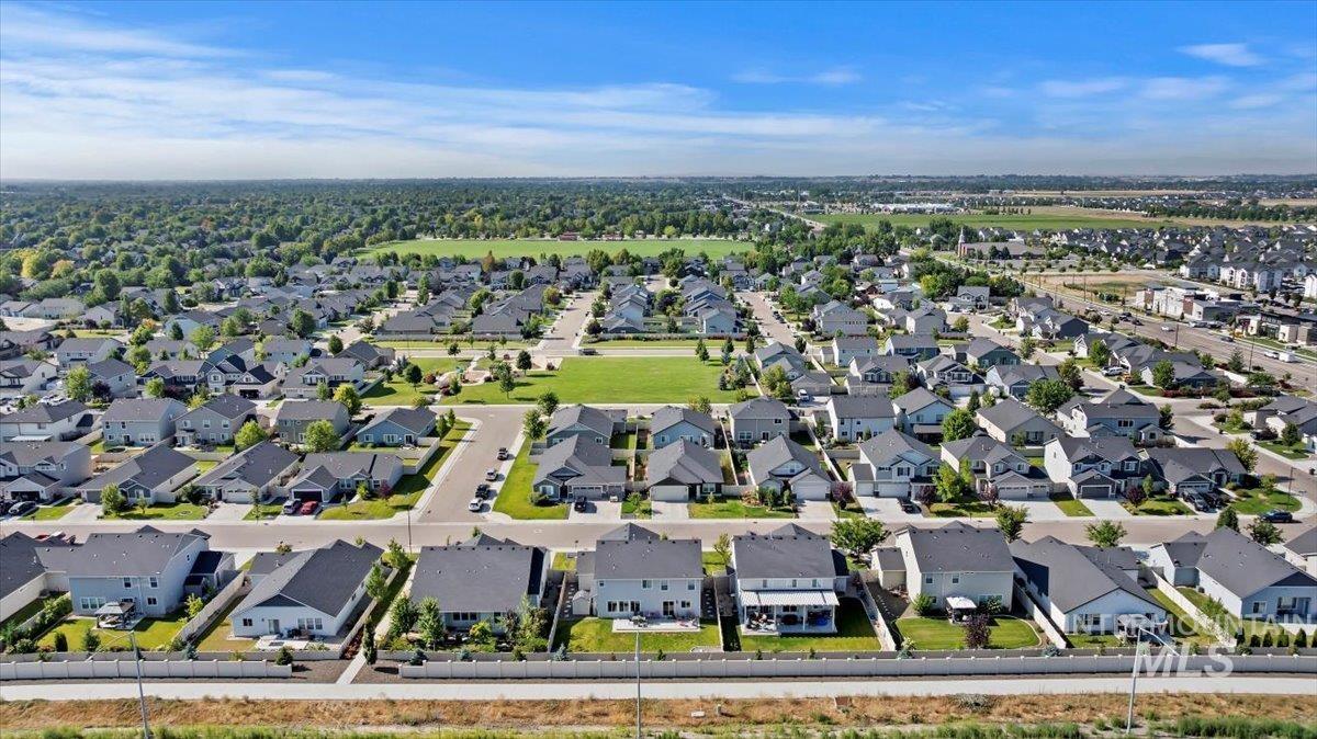 3018 W Silver River St, Meridian, Idaho 83646, 4 Bedrooms, 2.5 Bathrooms, Residential For Sale, Price $549,900,MLS 98956782