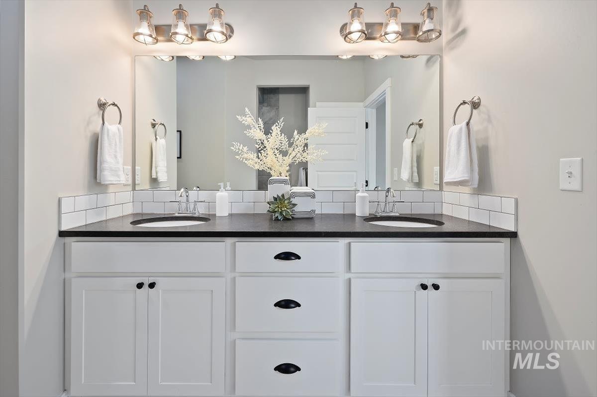 2113 Columbia Dr, Twin Falls, Idaho 83301, 4 Bedrooms, 3 Bathrooms, Residential For Sale, Price $519,900,MLS 98956807