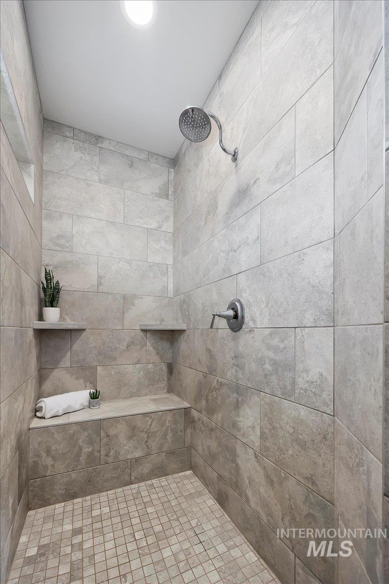 2113 Columbia Dr, Twin Falls, Idaho 83301, 4 Bedrooms, 3 Bathrooms, Residential For Sale, Price $519,900,MLS 98956807