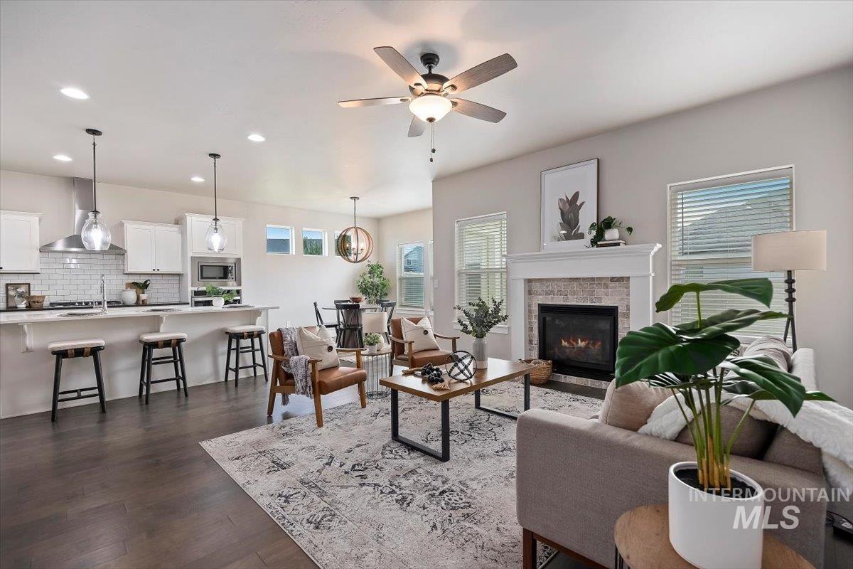 2113 Columbia Dr, Twin Falls, Idaho 83301, 4 Bedrooms, 3 Bathrooms, Residential For Sale, Price $519,900,MLS 98956807