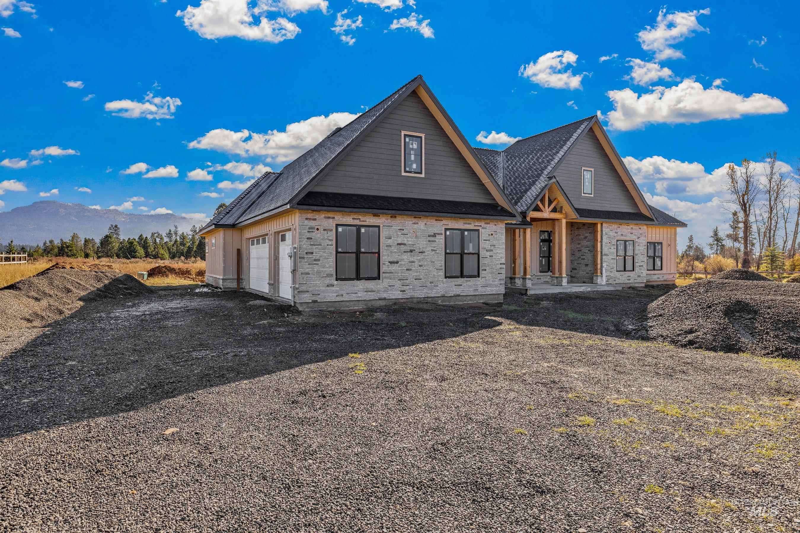 13910 Sky View Court, McCall, Idaho 83638, 5 Bedrooms, 4.5 Bathrooms, Residential For Sale, Price $1,575,000, 98956825