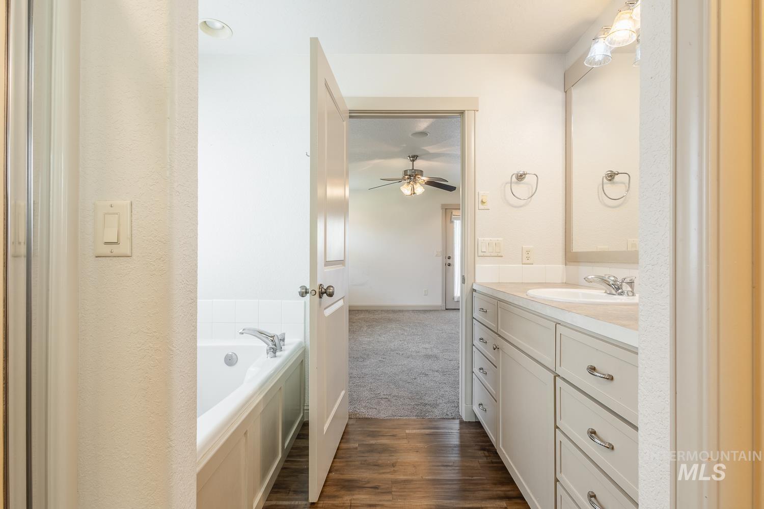 1805 W Lotus Ponds Ct, Nampa, Idaho 83651, 4 Bedrooms, 3 Bathrooms, Residential For Sale, Price $460,000,MLS 98956826