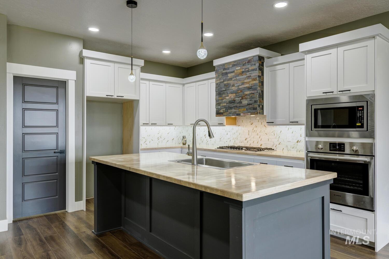 1107 W Blaine Ave, Nampa, Idaho 83651, 4 Bedrooms, 3 Bathrooms, Residential For Sale, Price $599,900, 98956866