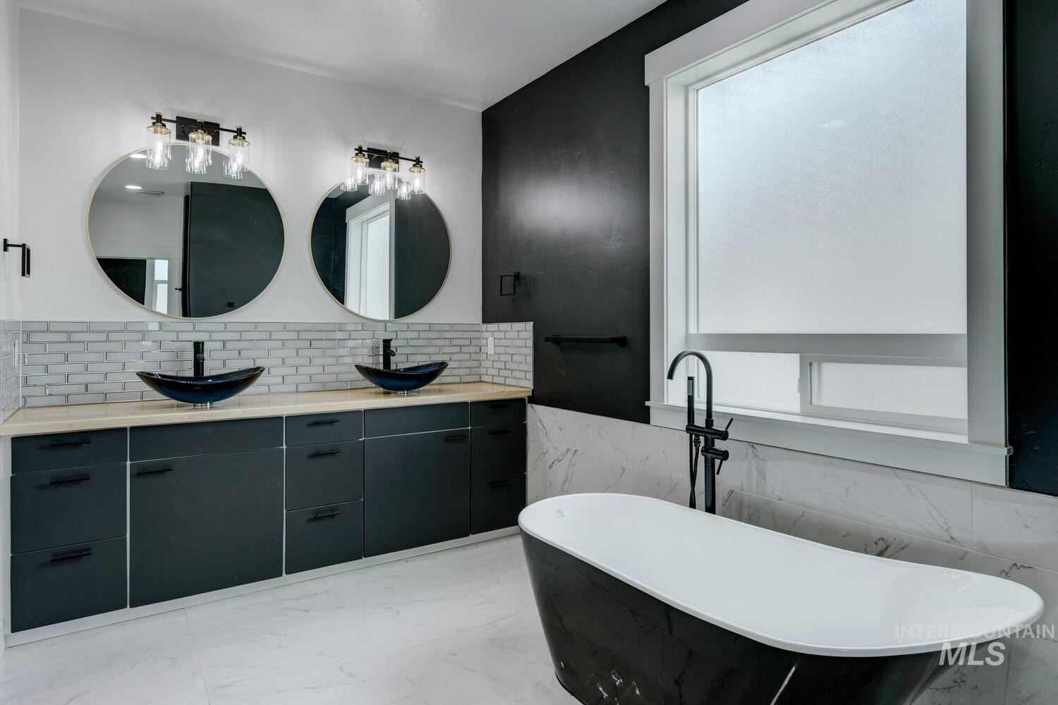 1107 W Blaine Ave, Nampa, Idaho 83651, 4 Bedrooms, 3 Bathrooms, Residential For Sale, Price $599,900, 98956866