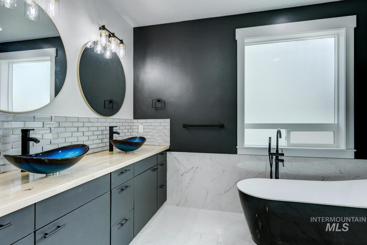 1107 W Blaine Ave, Nampa, Idaho 83651, 4 Bedrooms, 3 Bathrooms, Residential For Sale, Price $599,900, 98956866