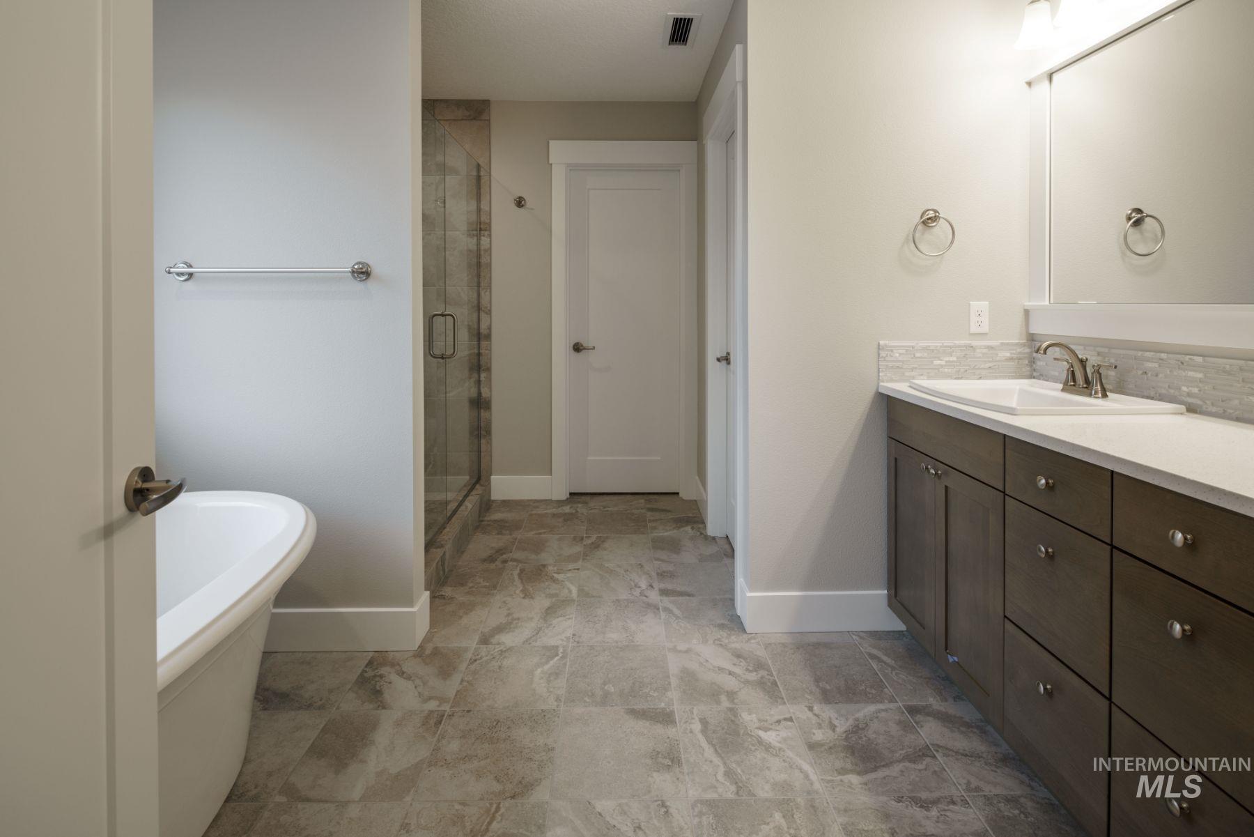 1023 W Malbar St., Meridian, Idaho 83646, 4 Bedrooms, 2.5 Bathrooms, Residential For Sale, Price $679,900,MLS 98956890