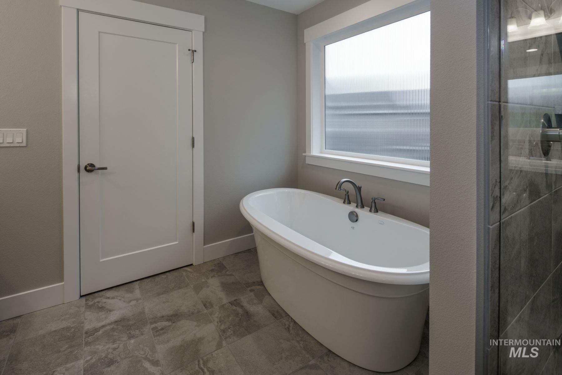 1023 W Malbar St., Meridian, Idaho 83646, 4 Bedrooms, 2.5 Bathrooms, Residential For Sale, Price $679,900,MLS 98956890