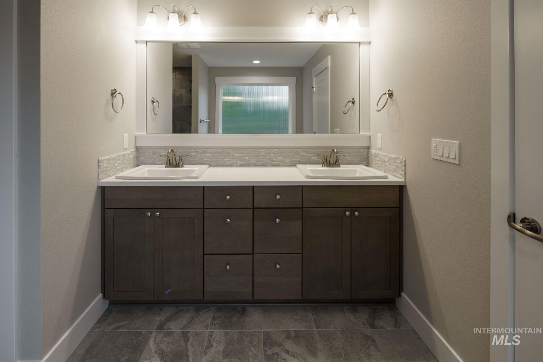 1023 W Malbar St., Meridian, Idaho 83646, 4 Bedrooms, 2.5 Bathrooms, Residential For Sale, Price $679,900,MLS 98956890