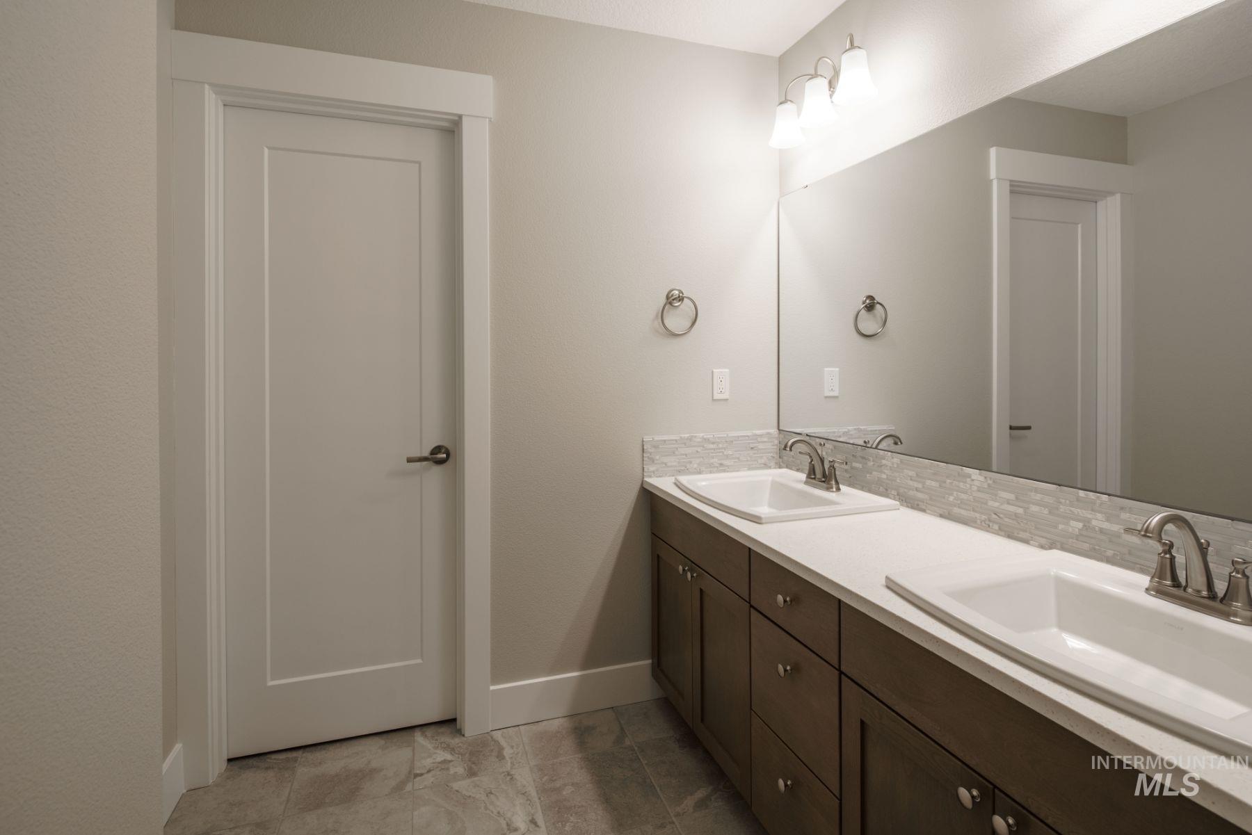 1023 W Malbar St., Meridian, Idaho 83646, 4 Bedrooms, 2.5 Bathrooms, Residential For Sale, Price $679,900,MLS 98956890