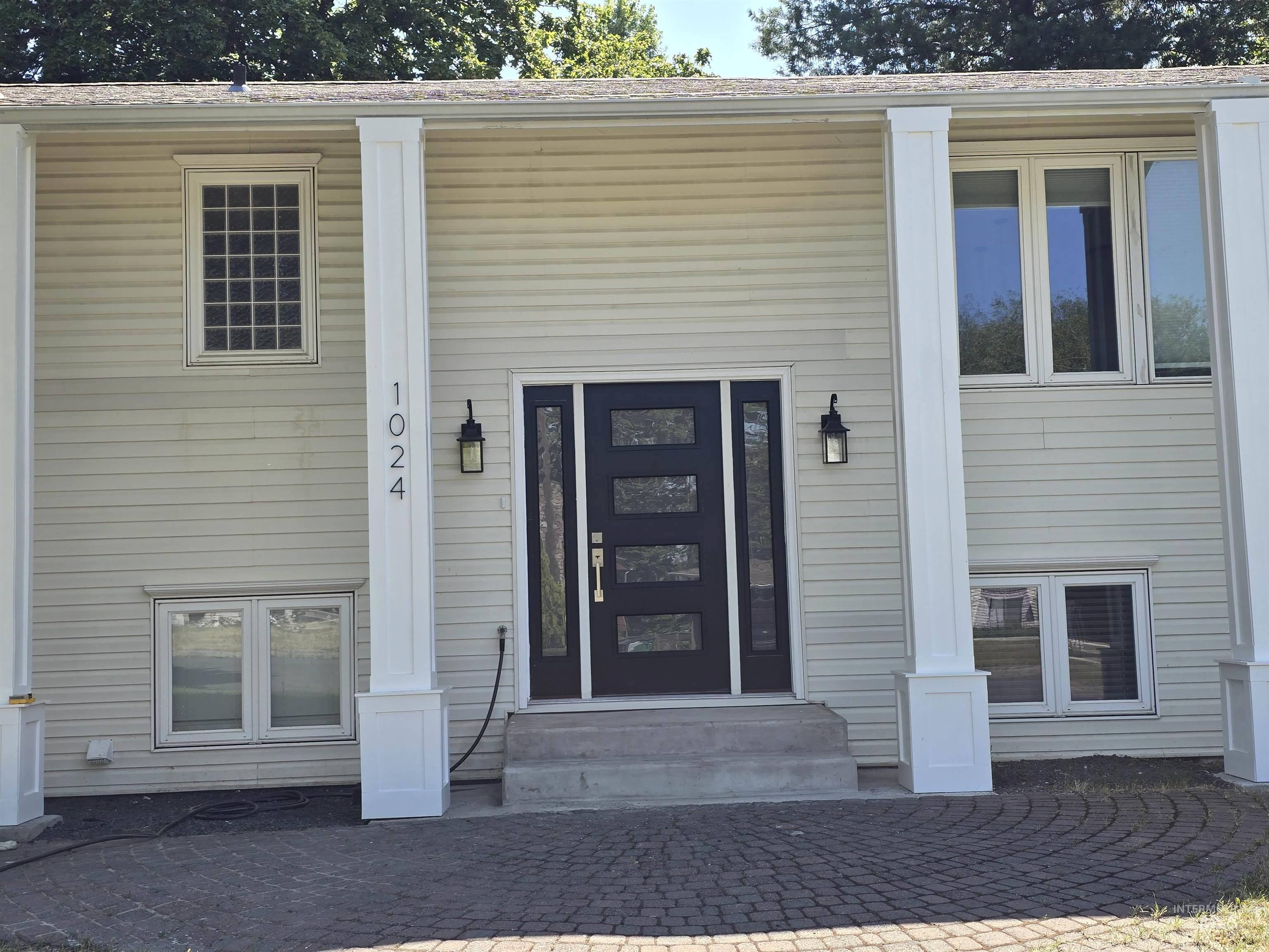 1024 El Cajon, Moscow, Idaho 83844, 5 Bedrooms, 3 Bathrooms, Residential For Sale, Price $699,000,MLS 98956899