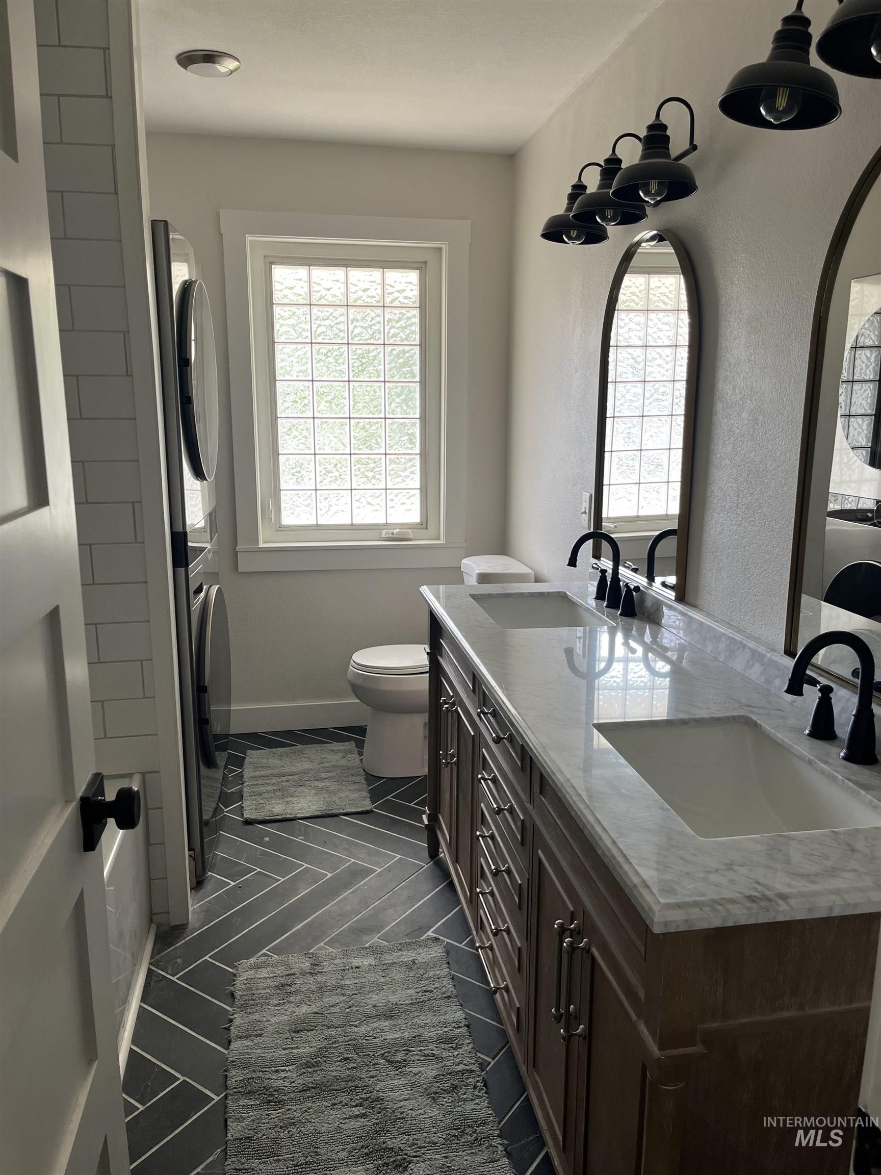 1024 El Cajon, Moscow, Idaho 83844, 5 Bedrooms, 3 Bathrooms, Residential For Sale, Price $699,000,MLS 98956899