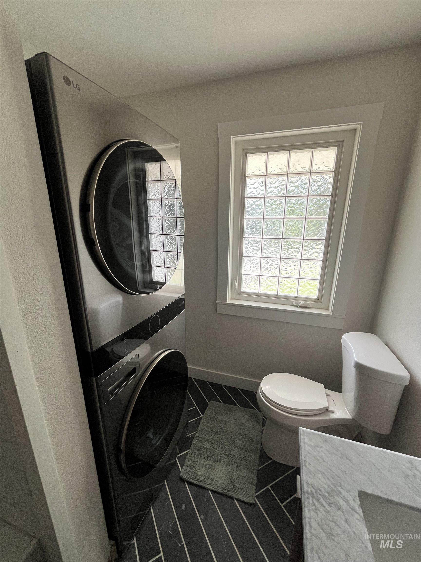 1024 El Cajon, Moscow, Idaho 83844, 5 Bedrooms, 3 Bathrooms, Residential For Sale, Price $699,000,MLS 98956899