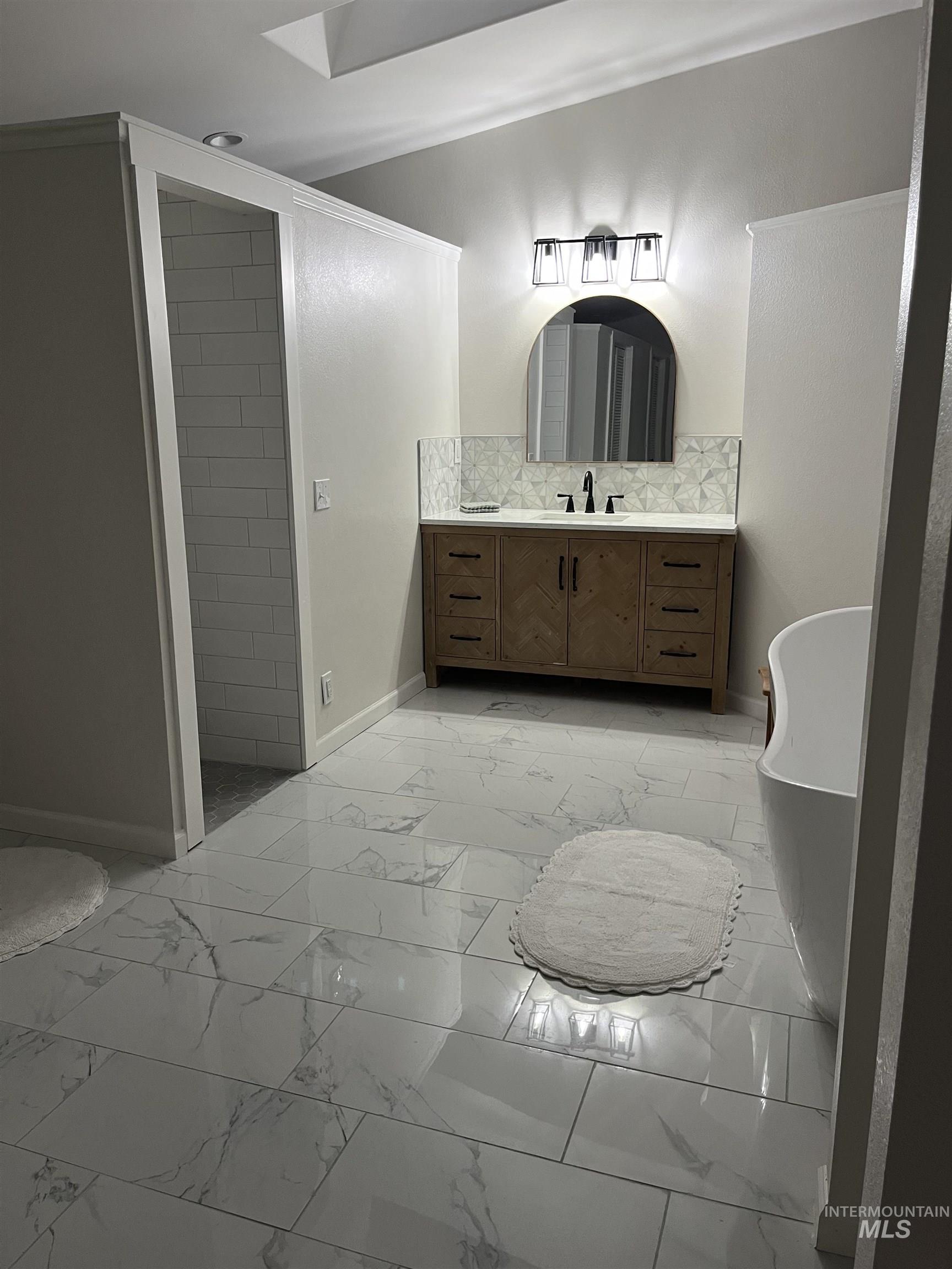 1024 El Cajon, Moscow, Idaho 83844, 5 Bedrooms, 3 Bathrooms, Residential For Sale, Price $699,000,MLS 98956899