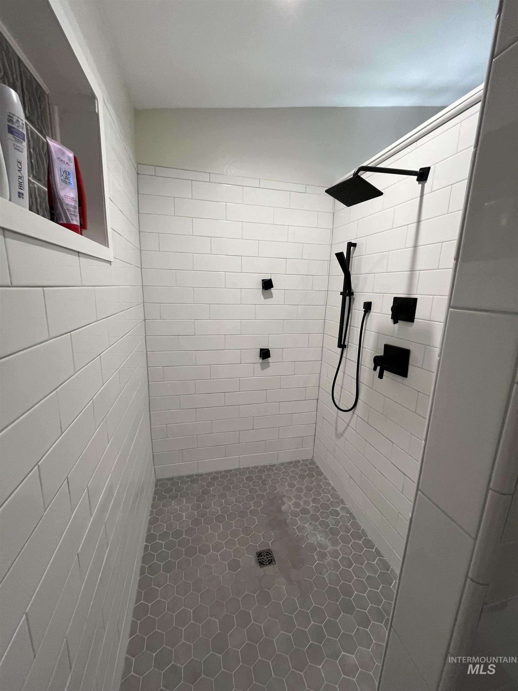 1024 El Cajon, Moscow, Idaho 83844, 5 Bedrooms, 3 Bathrooms, Residential For Sale, Price $699,000,MLS 98956899