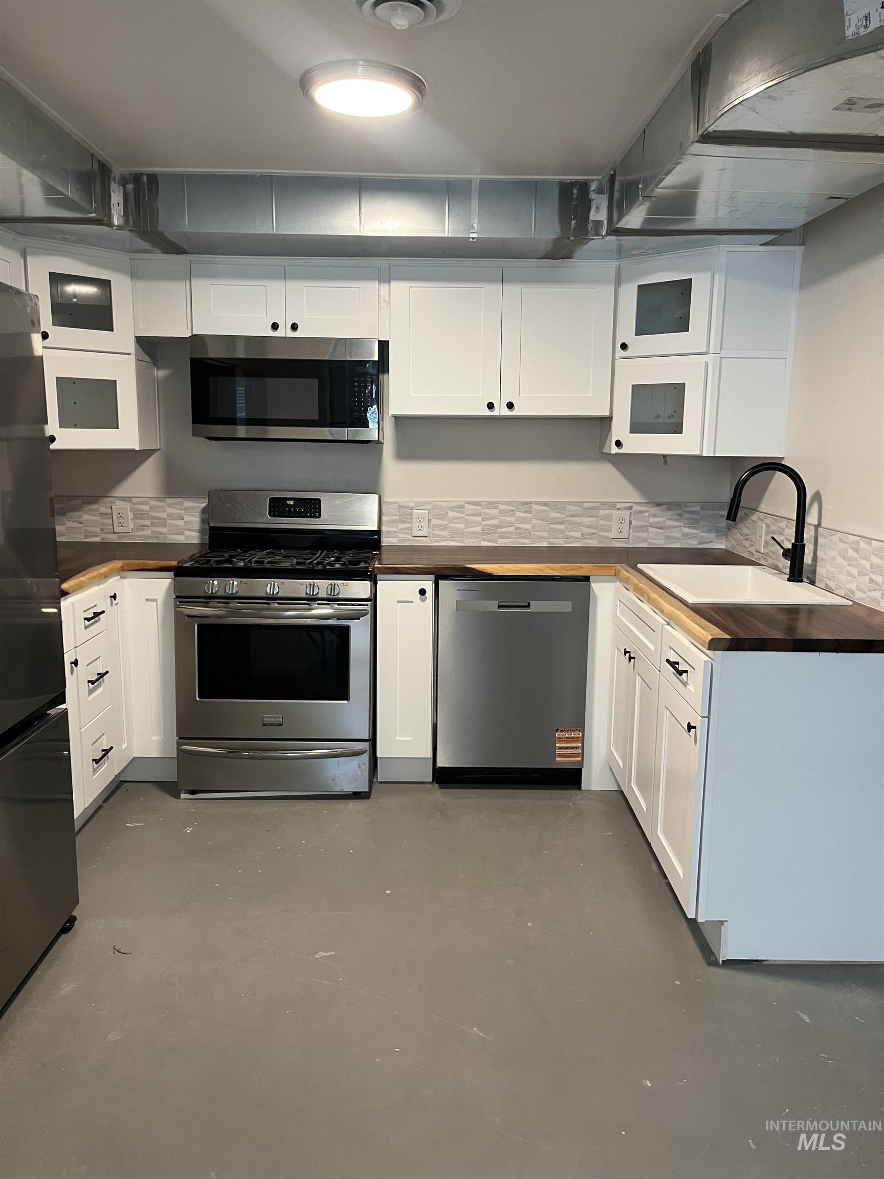 1024 El Cajon, Moscow, Idaho 83844, 5 Bedrooms, 3 Bathrooms, Residential For Sale, Price $699,000,MLS 98956899