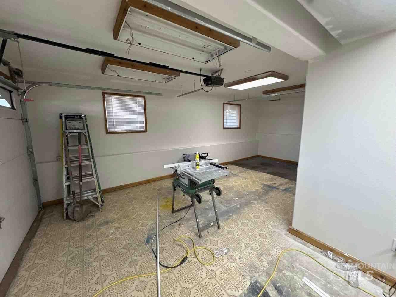 1024 El Cajon, Moscow, Idaho 83844, 5 Bedrooms, 3 Bathrooms, Residential For Sale, Price $699,000,MLS 98956899