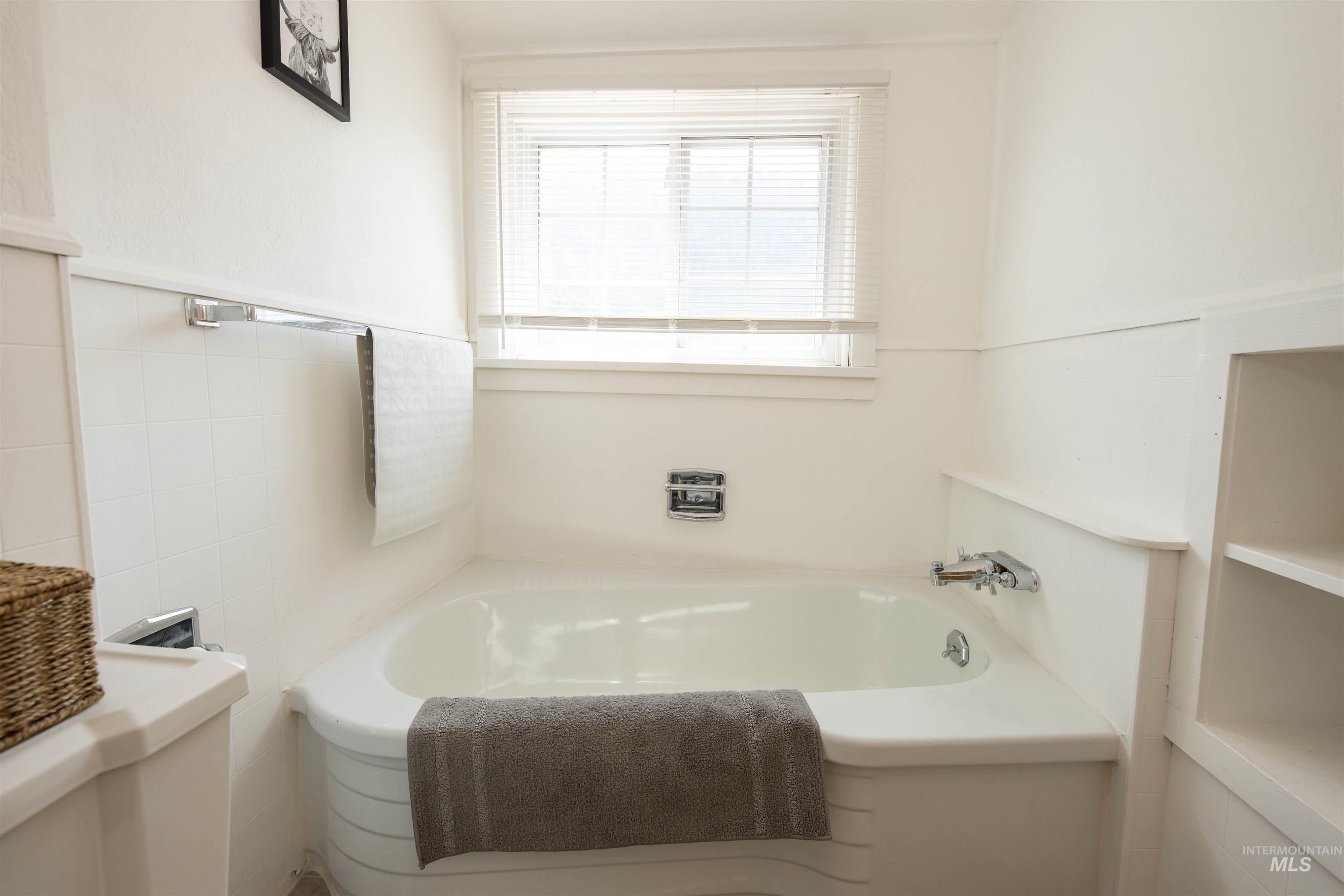 527 Brown Avenue, Orofino, Idaho 83544, 7 Bedrooms, 4 Bathrooms, Residential For Sale, Price $498,000,MLS 98956911