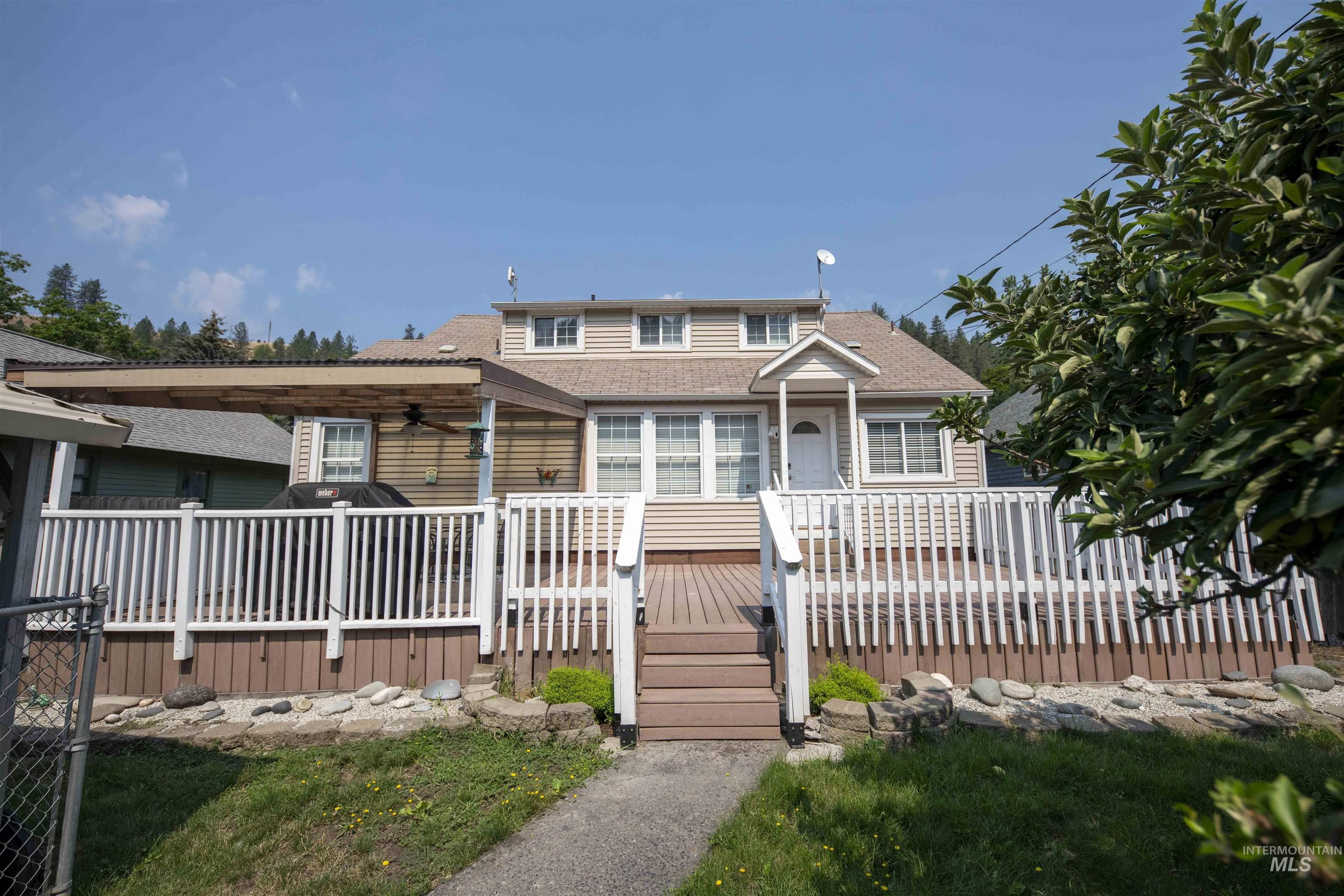 527 Brown Avenue, Orofino, Idaho 83544, 7 Bedrooms, 4 Bathrooms, Residential For Sale, Price $498,000,MLS 98956911