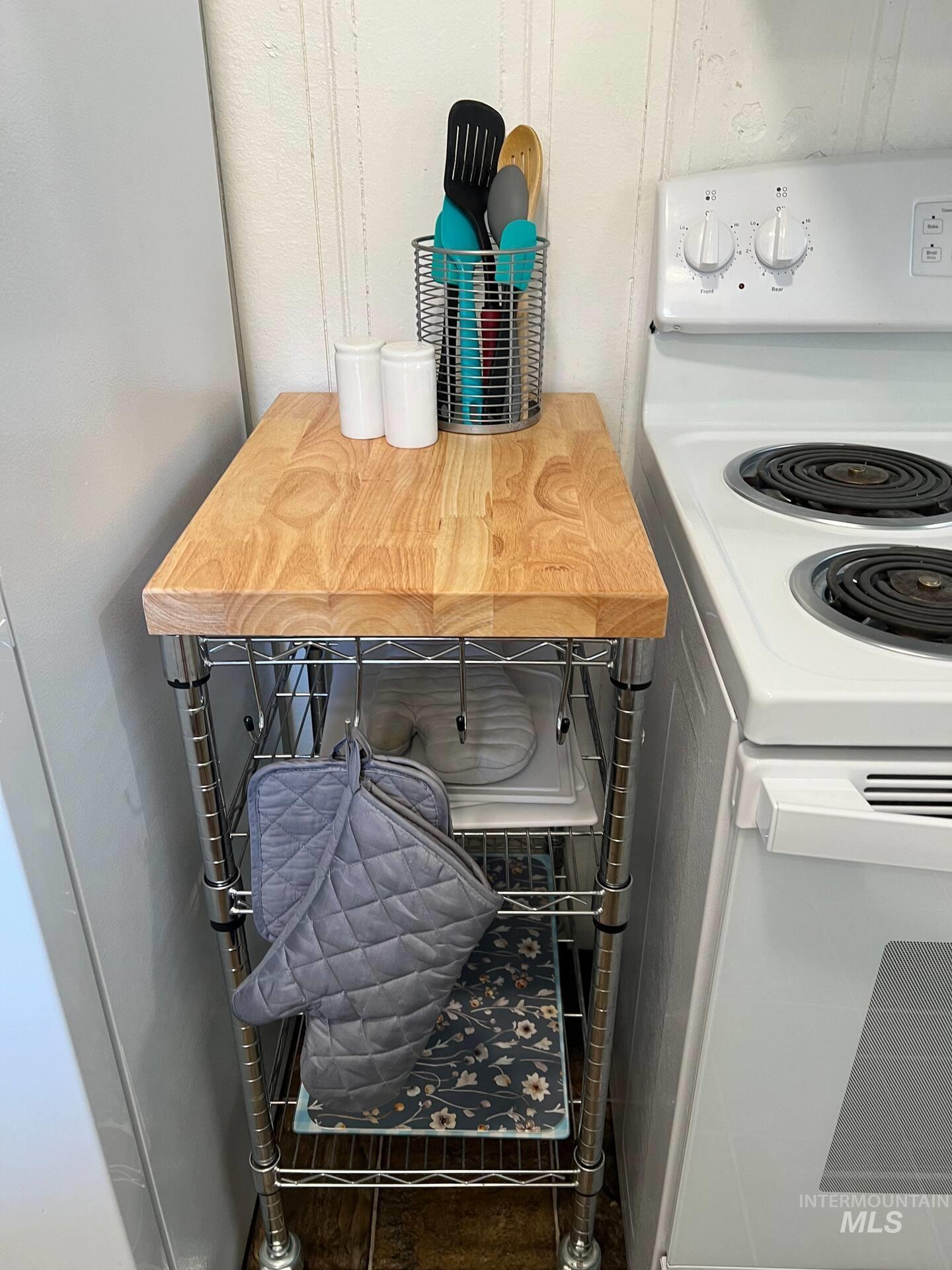 527 Brown Avenue, Orofino, Idaho 83544, 7 Bedrooms, 4 Bathrooms, Residential For Sale, Price $498,000,MLS 98956911