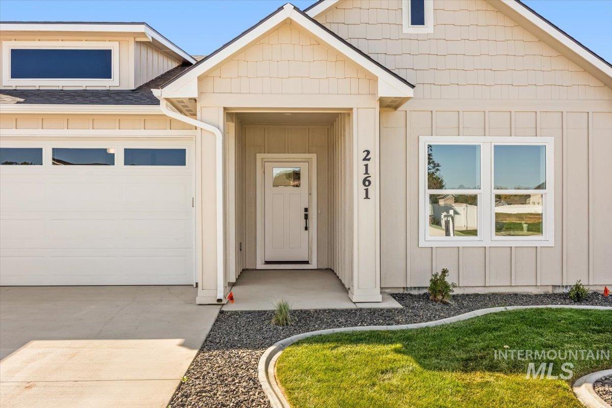 2161 Austin, Fruitland, Idaho 83619, 4 Bedrooms, 2 Bathrooms, Residential For Sale, Price $440,000, 98956976