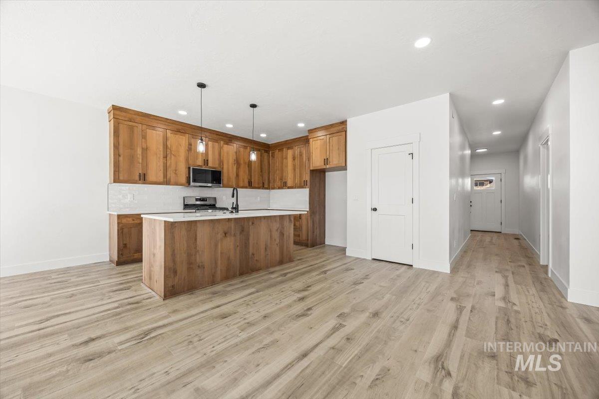 2161 Austin, Fruitland, Idaho 83619, 4 Bedrooms, 2 Bathrooms, Residential For Sale, Price $480,500,MLS 98956976