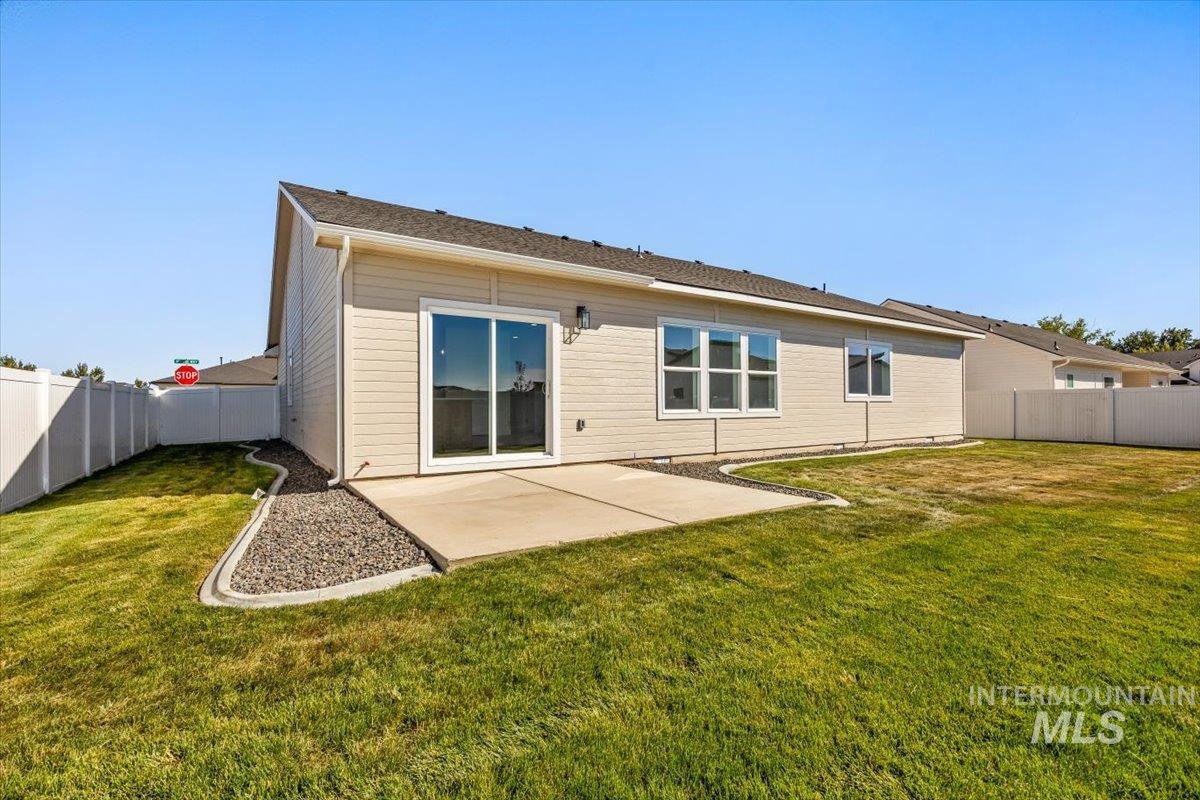 2161 Austin, Fruitland, Idaho 83619, 4 Bedrooms, 2 Bathrooms, Residential For Sale, Price $480,500,MLS 98956976