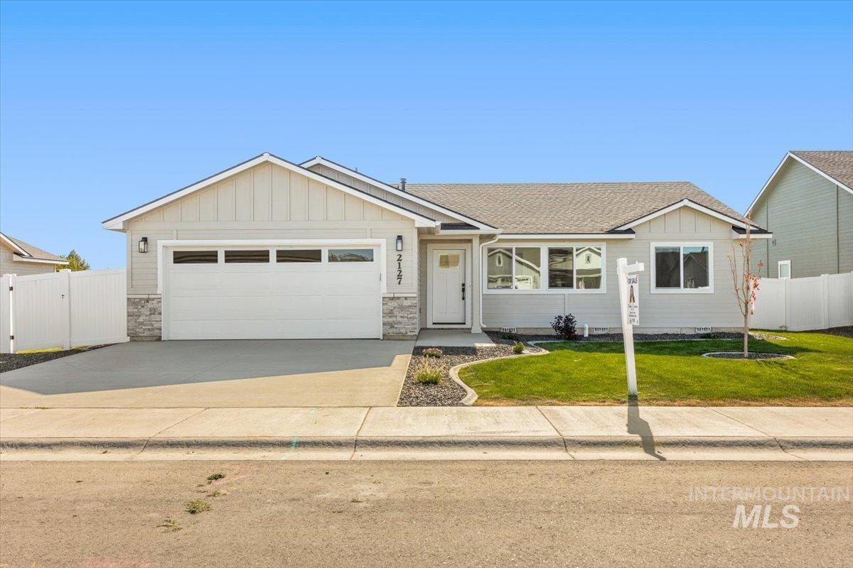 2127 Justine CT, Fruitland, Idaho 83619, 3 Bedrooms, 2 Bathrooms, Residential For Sale, Price $378,000, 98956978
