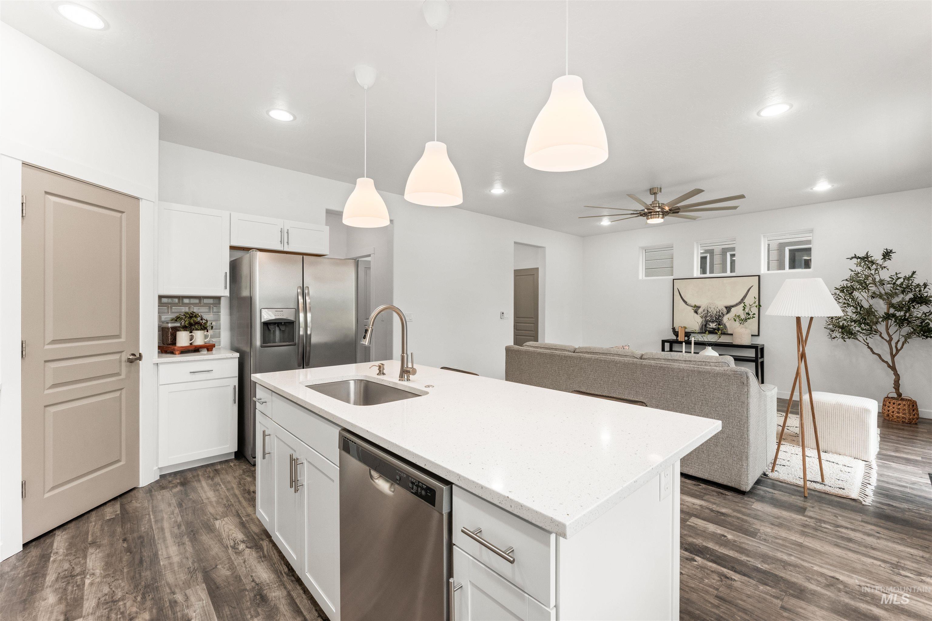 1983 W Bella Lane, Nampa, Idaho 83651, 3 Bedrooms, 2.5 Bathrooms, Residential For Sale, Price $375,000,MLS 98956980