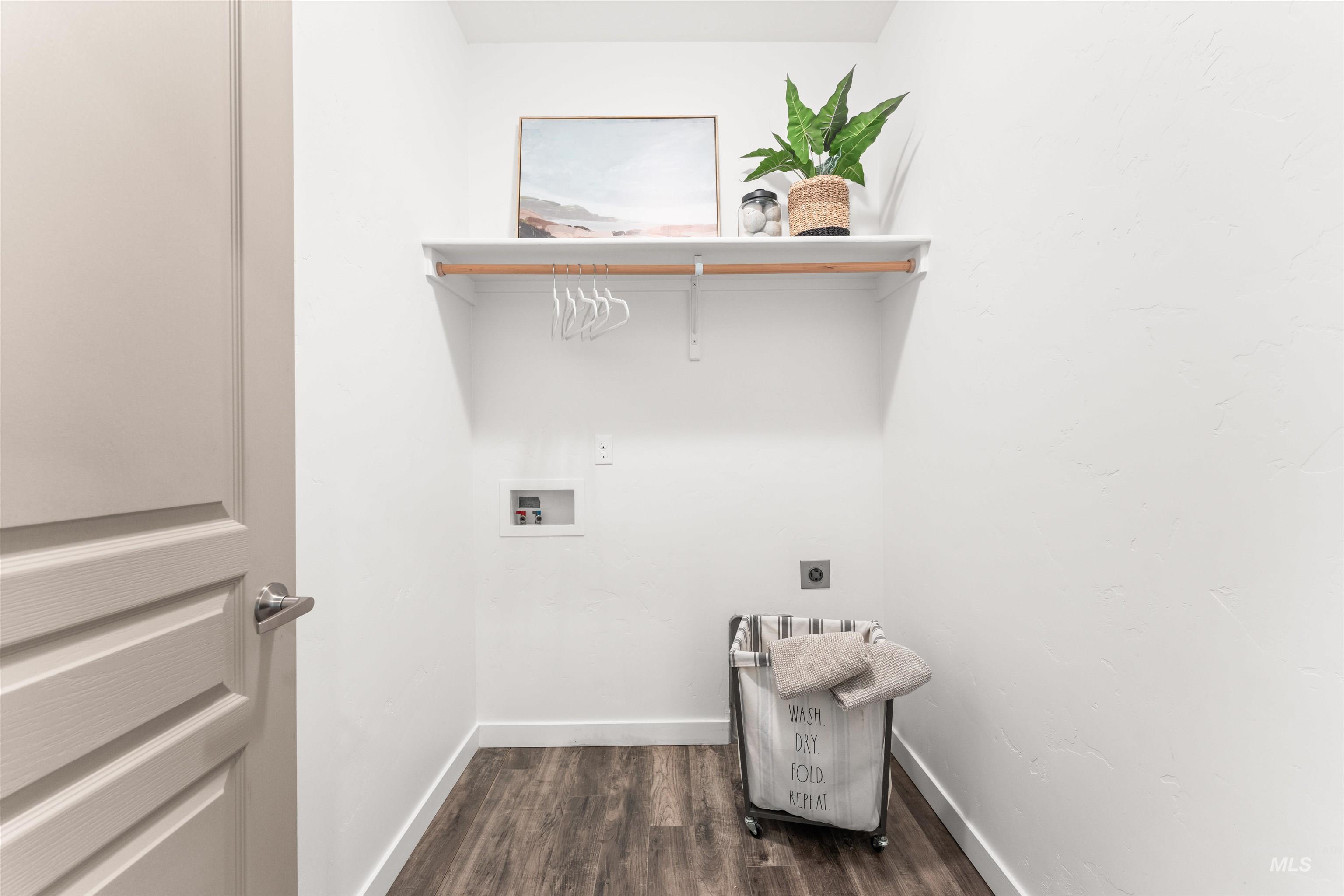 1983 W Bella Lane, Nampa, Idaho 83651, 3 Bedrooms, 2.5 Bathrooms, Residential For Sale, Price $375,000,MLS 98956980