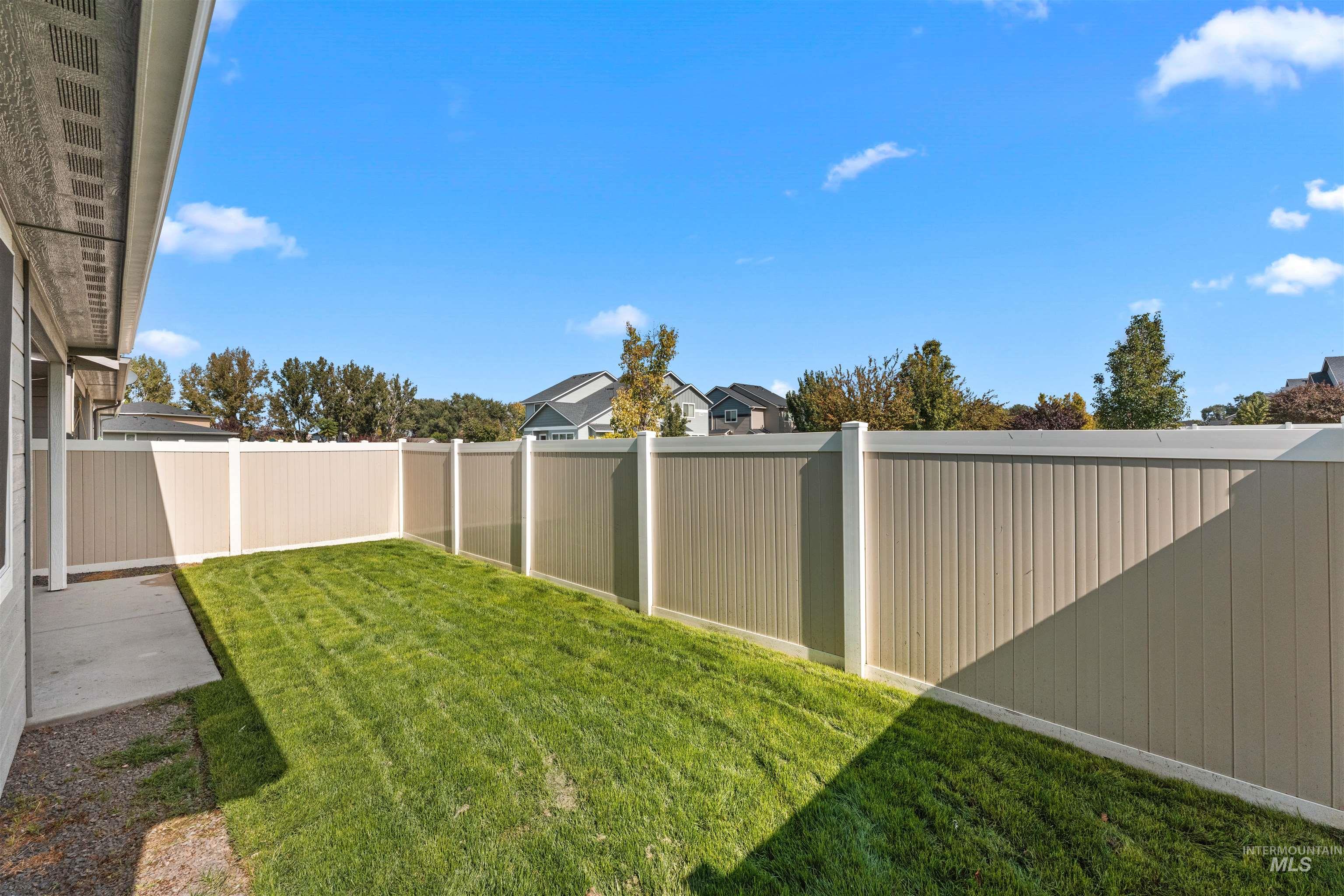 1983 W Bella Lane, Nampa, Idaho 83651, 3 Bedrooms, 2.5 Bathrooms, Residential For Sale, Price $375,000,MLS 98956980