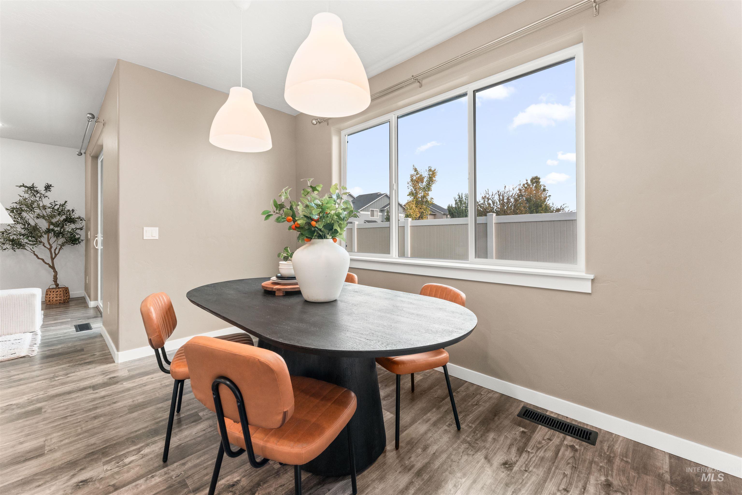 1983 W Bella Lane, Nampa, Idaho 83651, 3 Bedrooms, 2.5 Bathrooms, Residential For Sale, Price $375,000,MLS 98956980