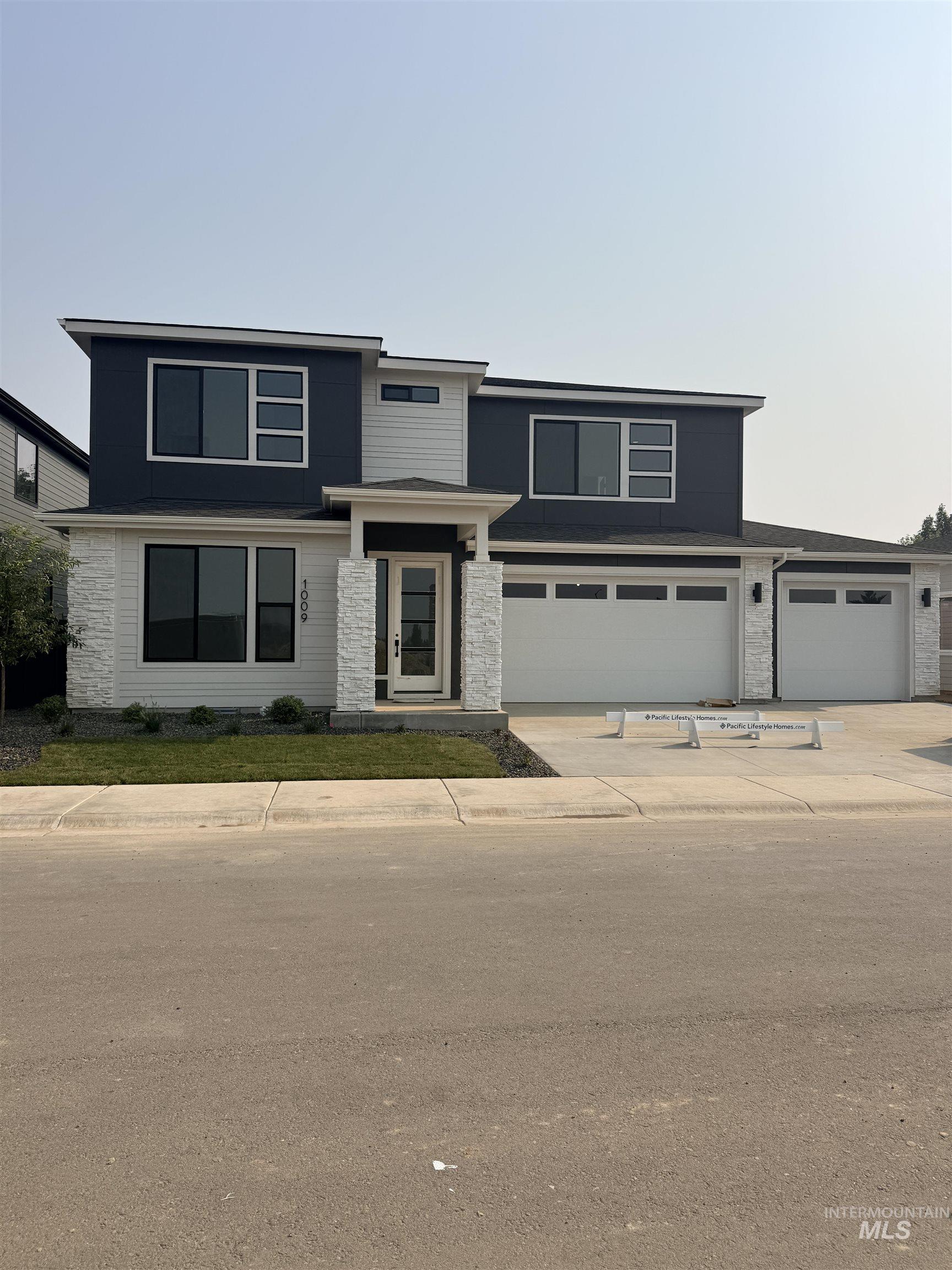 1009 W Malbar St., Meridian, Idaho 83646, 5 Bedrooms, 3.5 Bathrooms, Residential For Sale, Price $844,900,MLS 98956998
