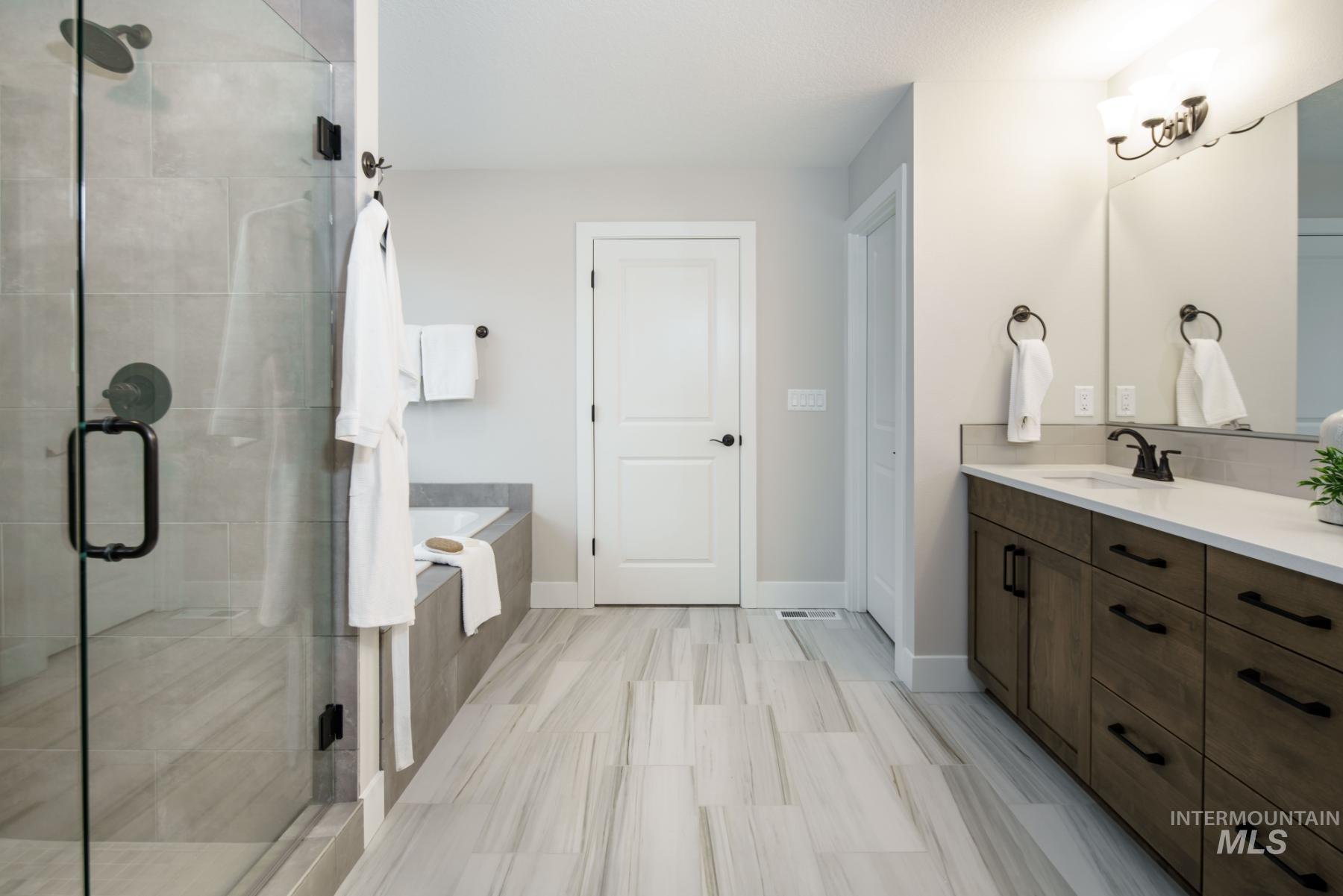 1009 W Malbar St., Meridian, Idaho 83646, 3 Bedrooms, 2.5 Bathrooms, Residential For Sale, Price $699,900,MLS 98956998