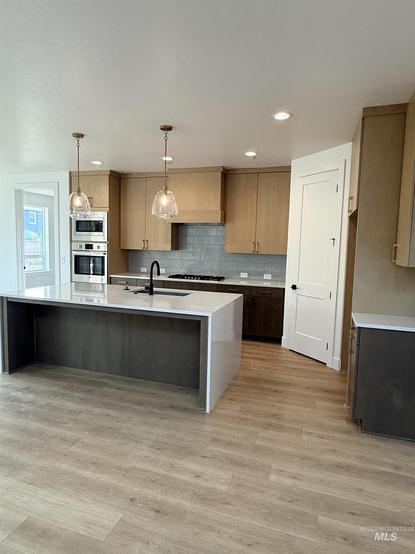 1009 W Malbar St., Meridian, Idaho 83646, 5 Bedrooms, 3.5 Bathrooms, Residential For Sale, Price $844,900,MLS 98956998