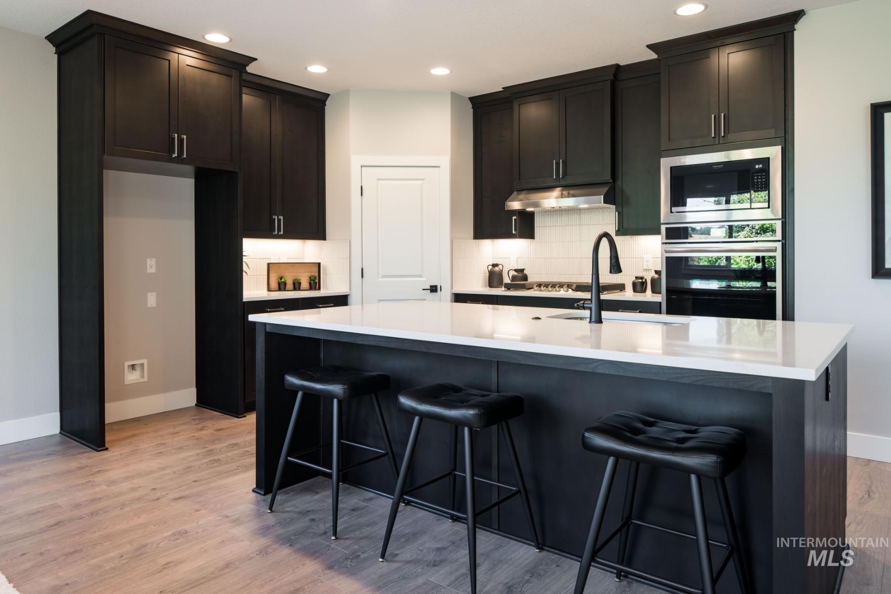 985 W Malbar St., Meridian, Idaho 83646, 4 Bedrooms, 3 Bathrooms, Residential For Sale, Price $844,900,MLS 98957010