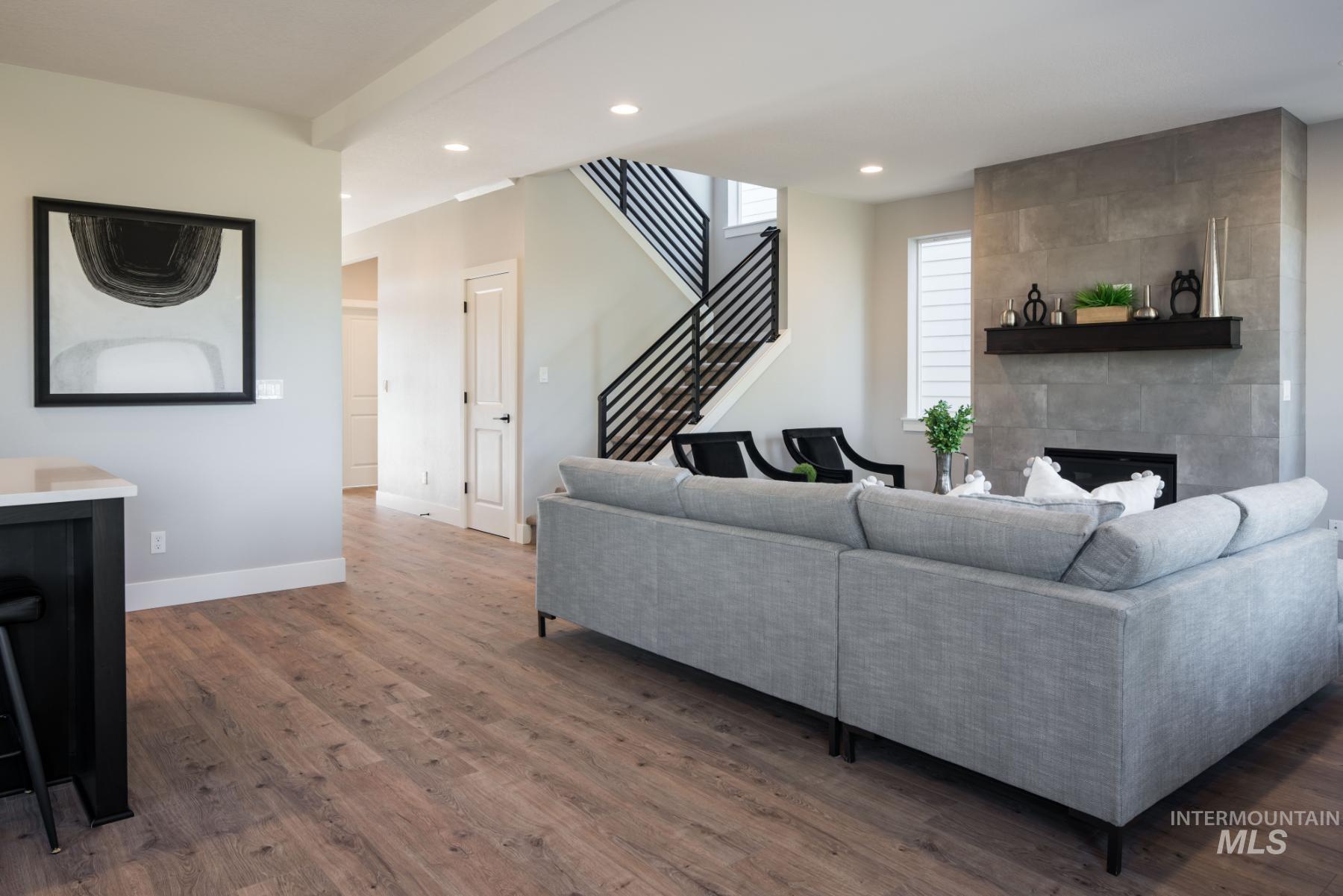 985 W Malbar St., Meridian, Idaho 83646, 4 Bedrooms, 3 Bathrooms, Residential For Sale, Price $844,900,MLS 98957010