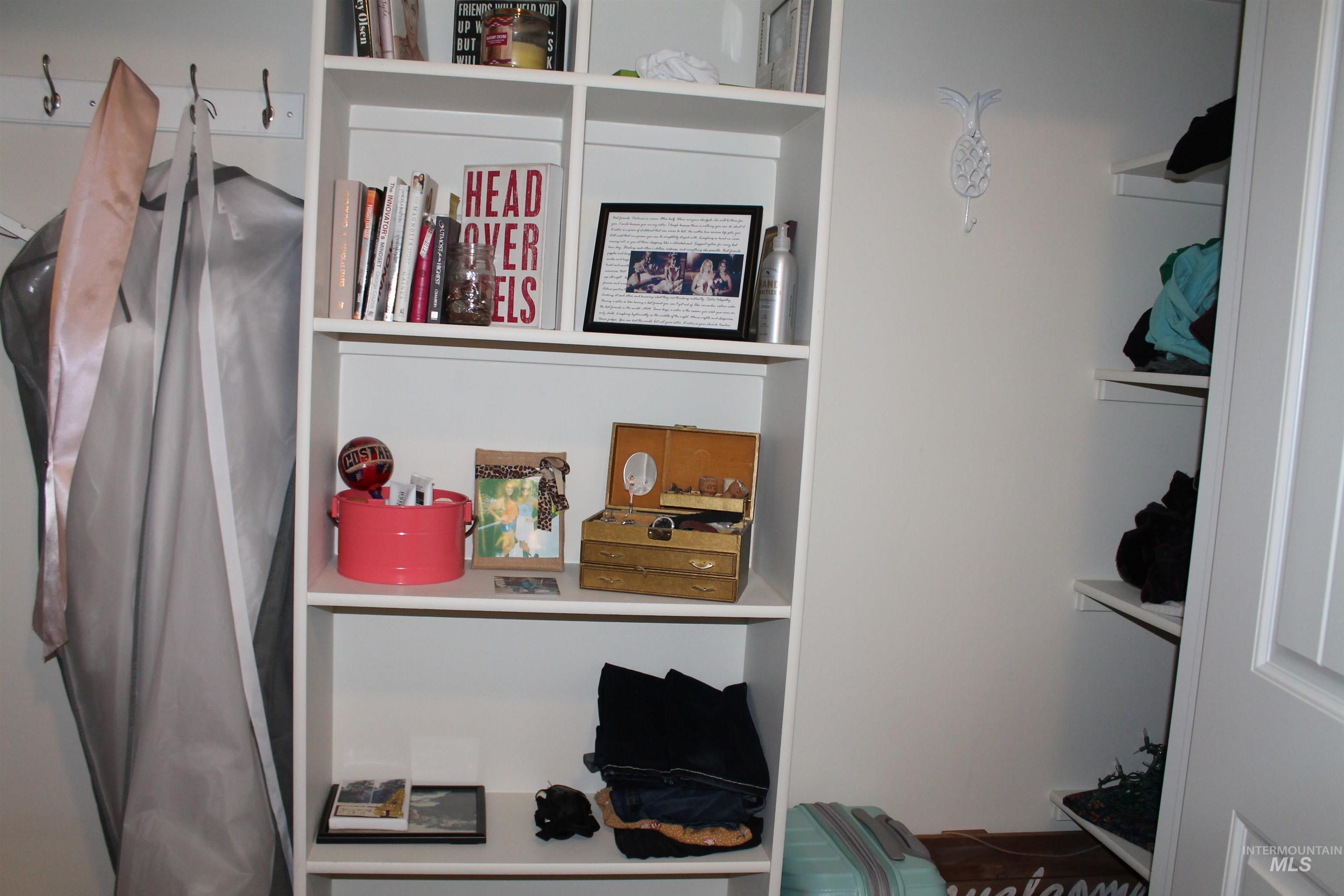 2464 E 3719 N, Twin Falls, Idaho 83301, 5 Bedrooms, 3.5 Bathrooms, Residential For Sale, Price $889,900, 98957043