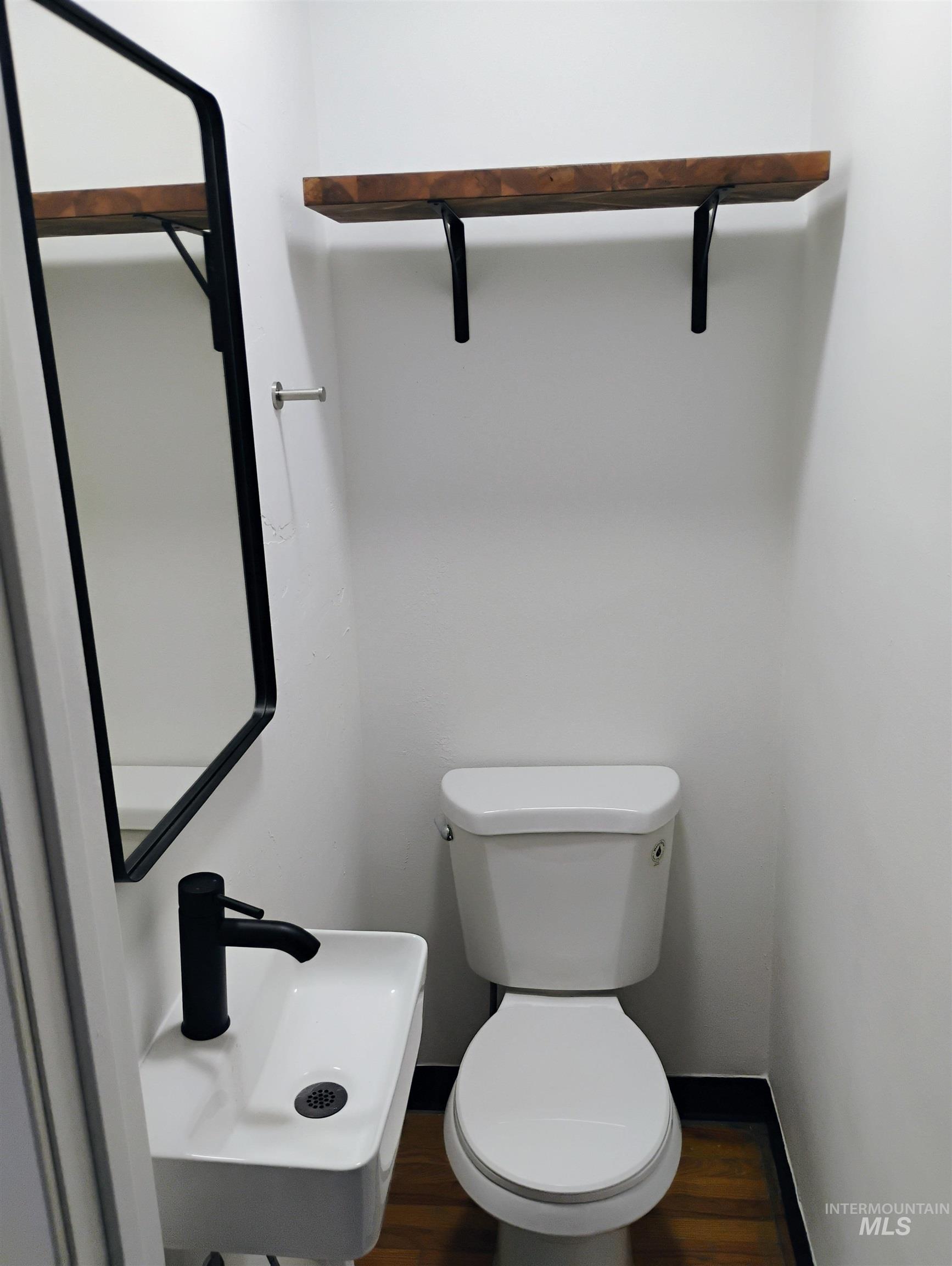 125 Shoup Ave W, Twin Falls, Idaho 83301, 7 Bedrooms, 4.5 Bathrooms, Residential For Sale, Price $500,000,MLS 98957057