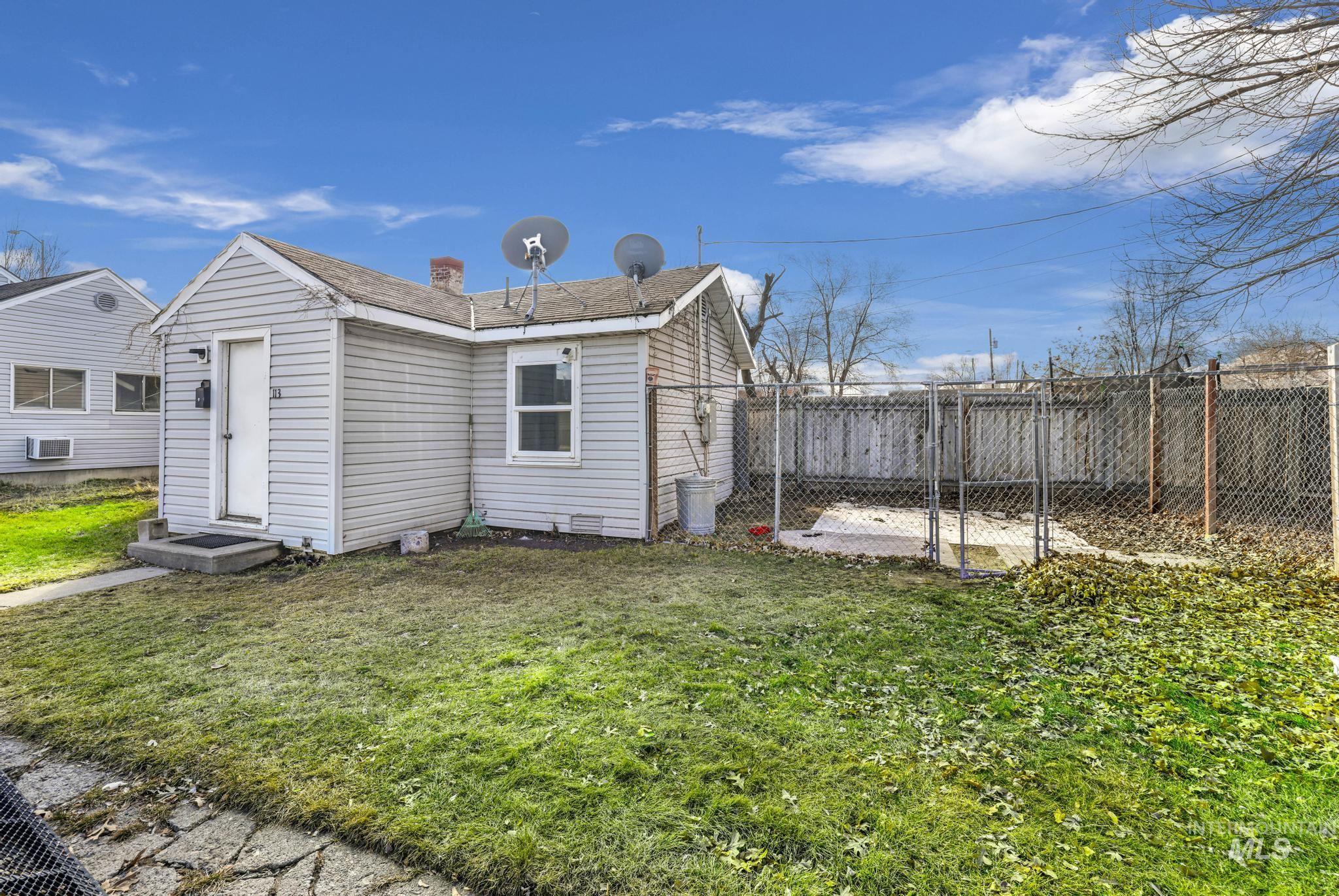 125 Shoup Ave W, Twin Falls, Idaho 83301, 7 Bedrooms, 4.5 Bathrooms, Residential For Sale, Price $500,000,MLS 98957057