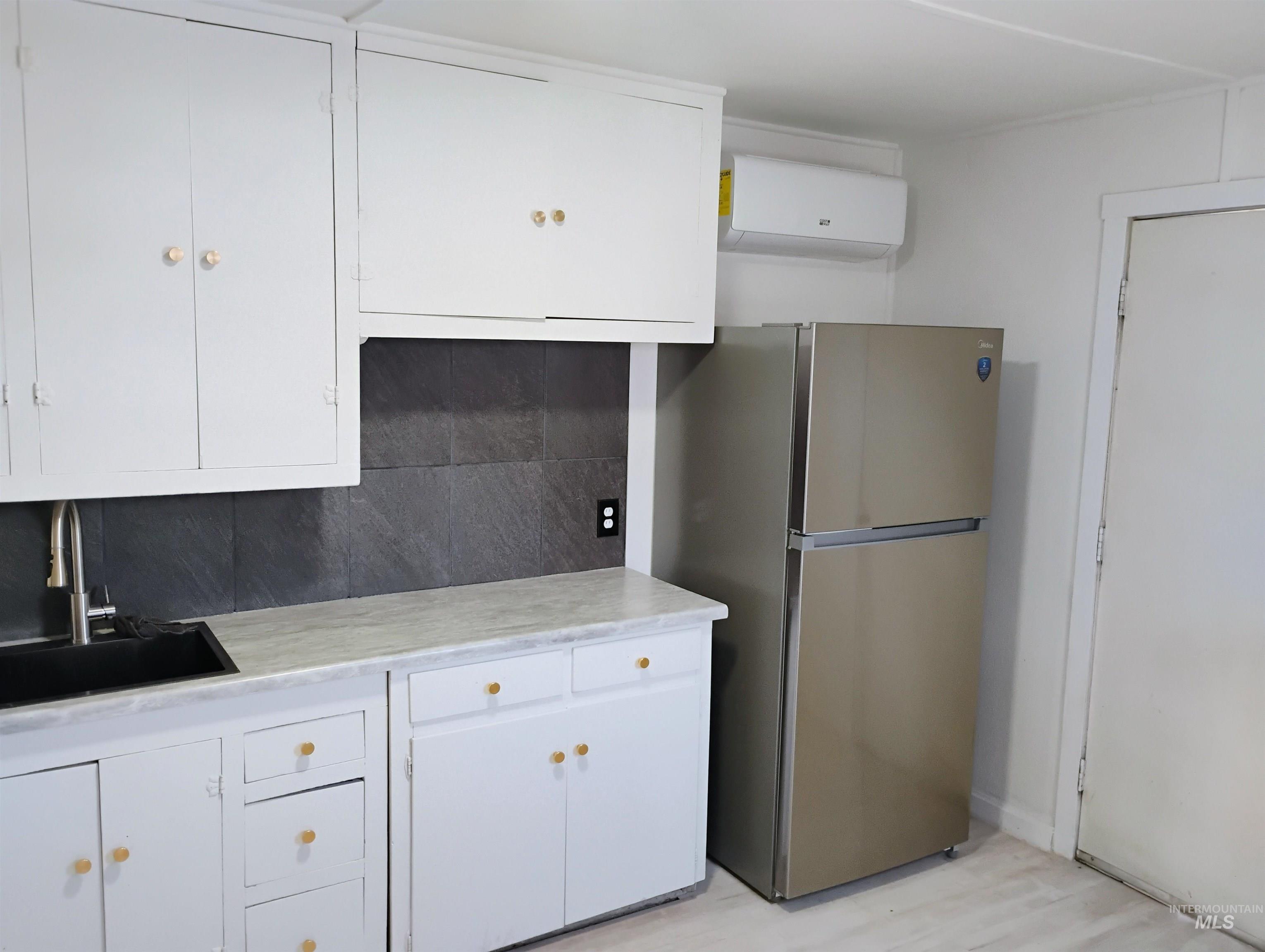 125 Shoup Ave W, Twin Falls, Idaho 83301, 7 Bedrooms, 4.5 Bathrooms, Residential For Sale, Price $500,000,MLS 98957057