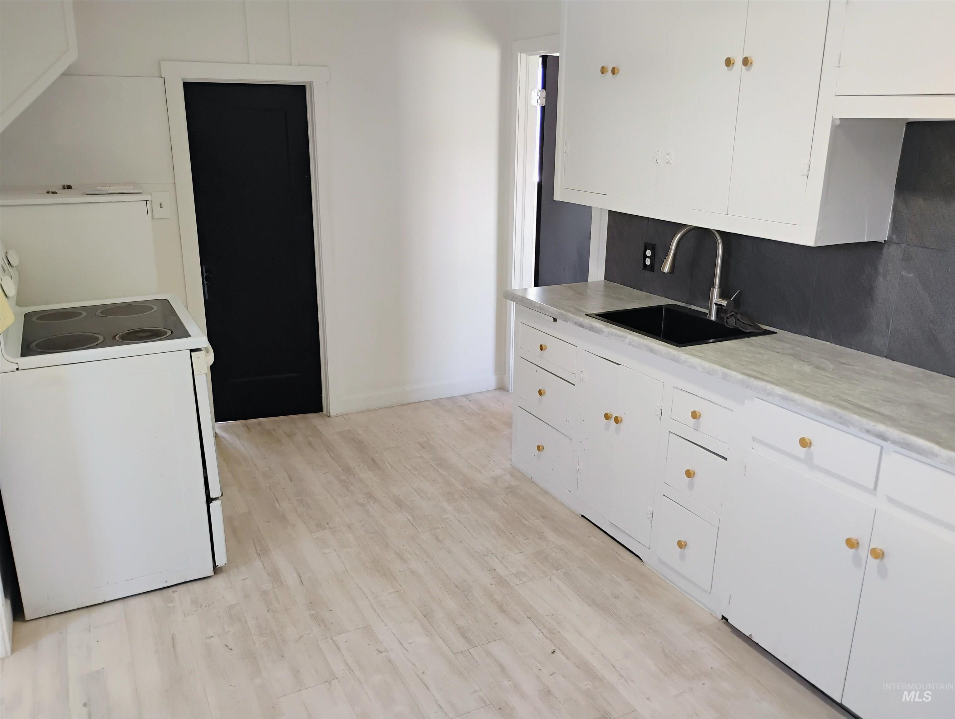 125 Shoup Ave W, Twin Falls, Idaho 83301, 7 Bedrooms, 4.5 Bathrooms, Residential For Sale, Price $500,000,MLS 98957057