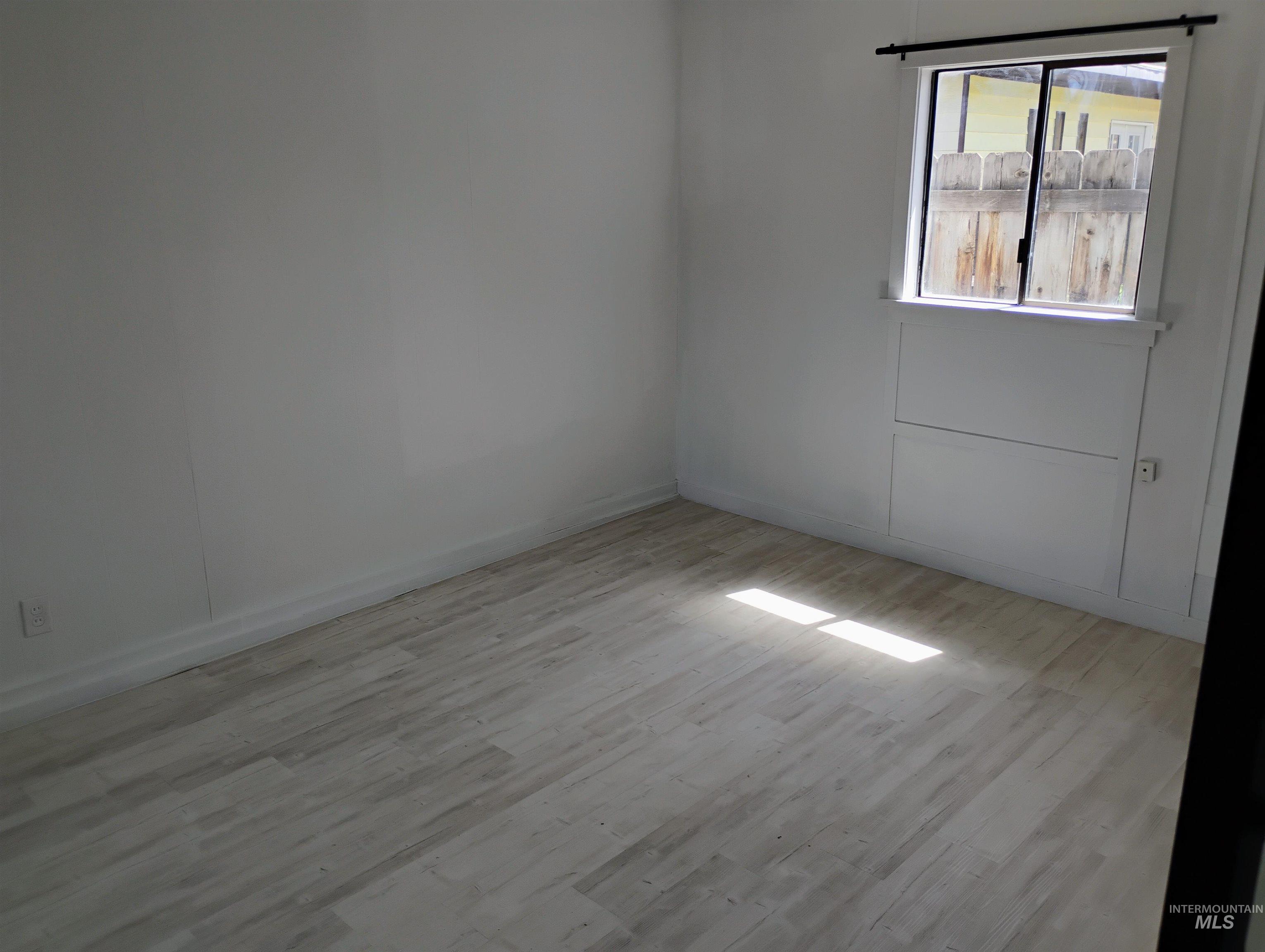 125 Shoup Ave W, Twin Falls, Idaho 83301, 7 Bedrooms, 4.5 Bathrooms, Residential For Sale, Price $500,000,MLS 98957057