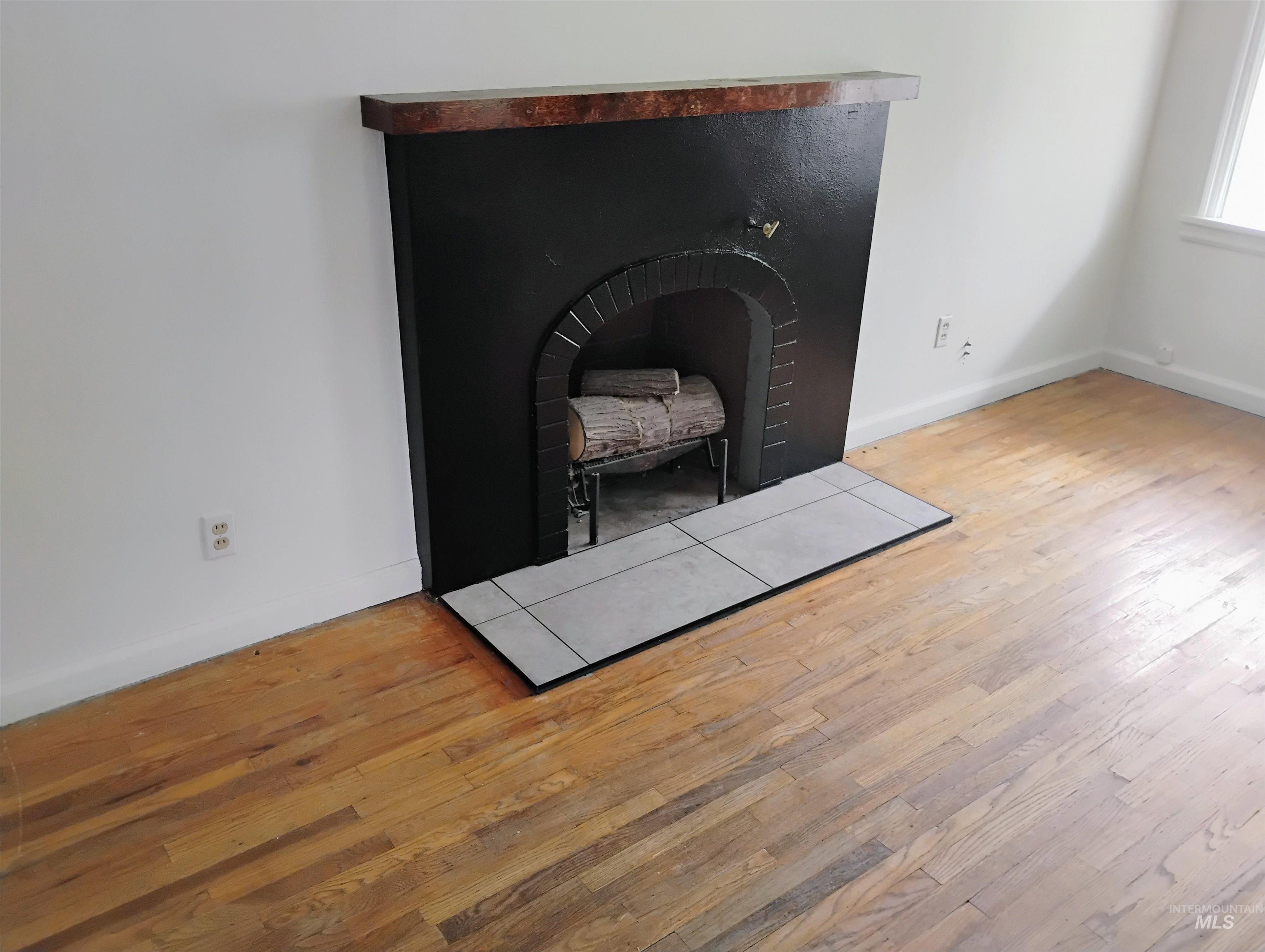 125 Shoup Ave W, Twin Falls, Idaho 83301, 7 Bedrooms, 4.5 Bathrooms, Residential For Sale, Price $500,000,MLS 98957057