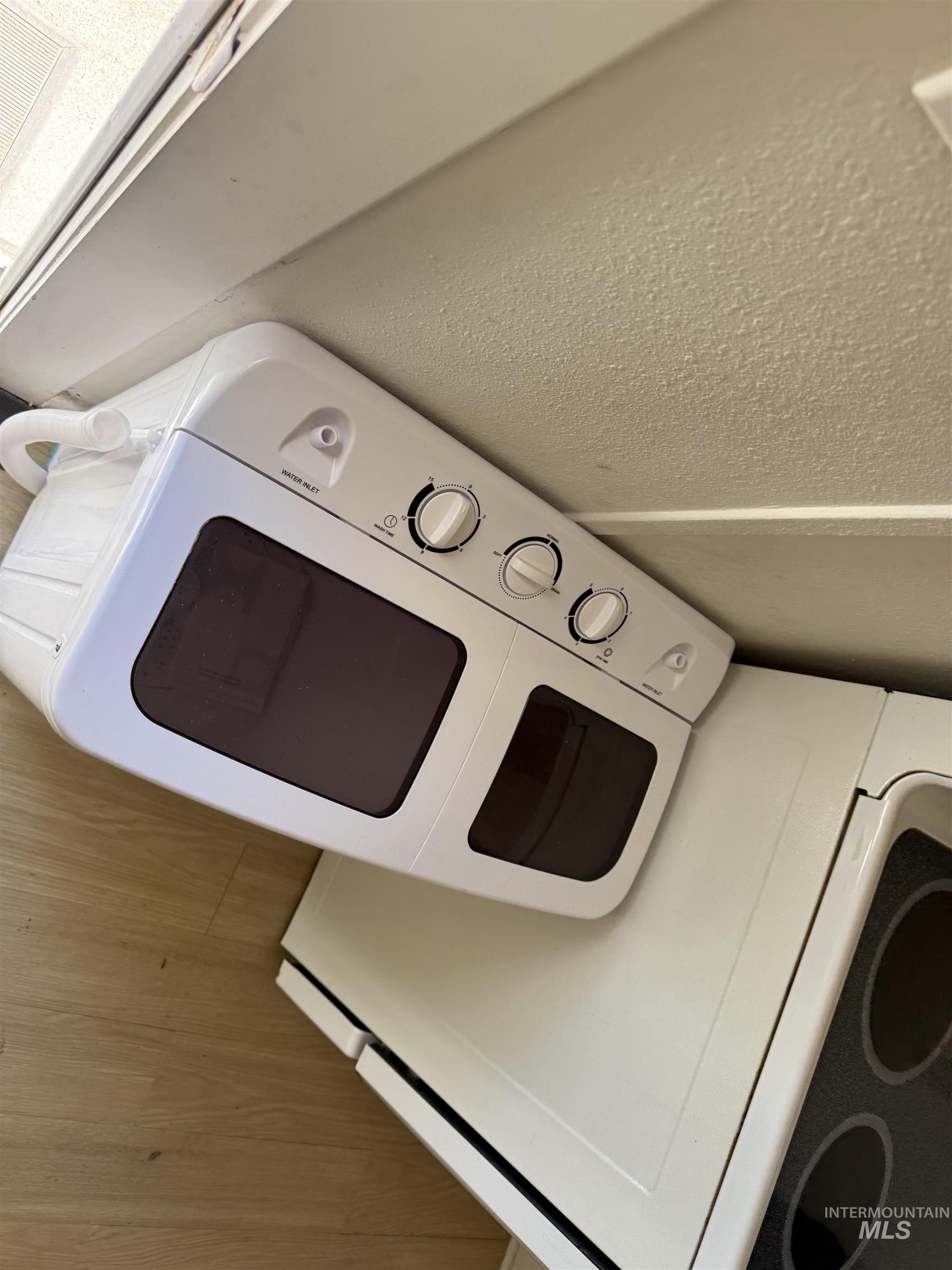 125 Shoup Ave W, Twin Falls, Idaho 83301, 7 Bedrooms, 4.5 Bathrooms, Residential For Sale, Price $500,000,MLS 98957057