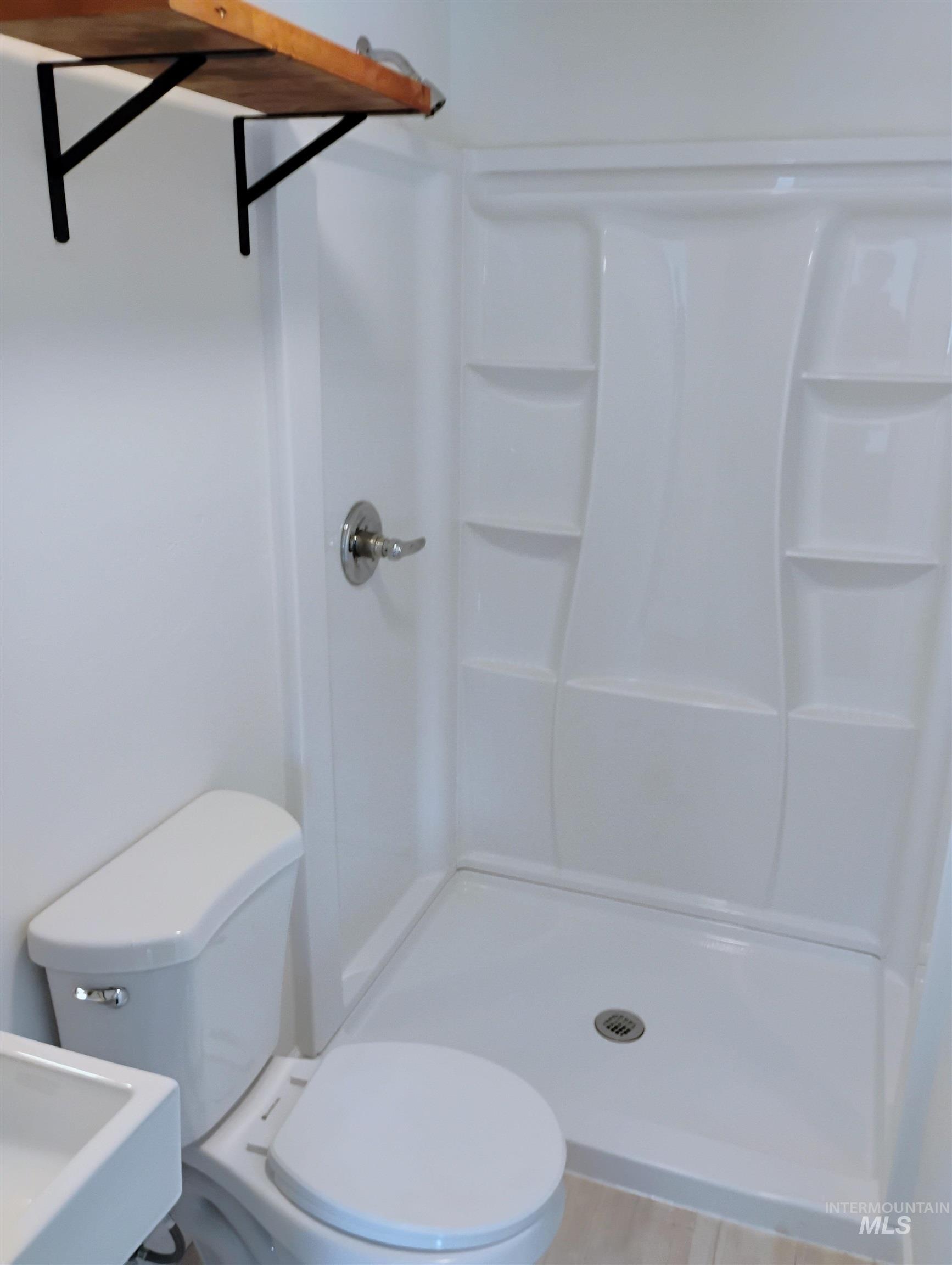 125 Shoup Ave W, Twin Falls, Idaho 83301, 7 Bedrooms, 4.5 Bathrooms, Residential For Sale, Price $500,000,MLS 98957057